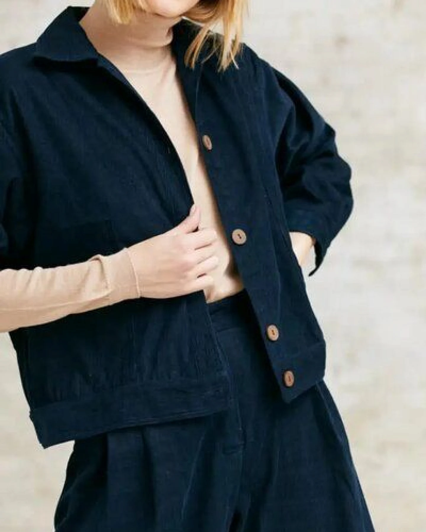 Jyoti - Fair Works Bio-Baumwollcord Jacke Khajani – Ansicht 2