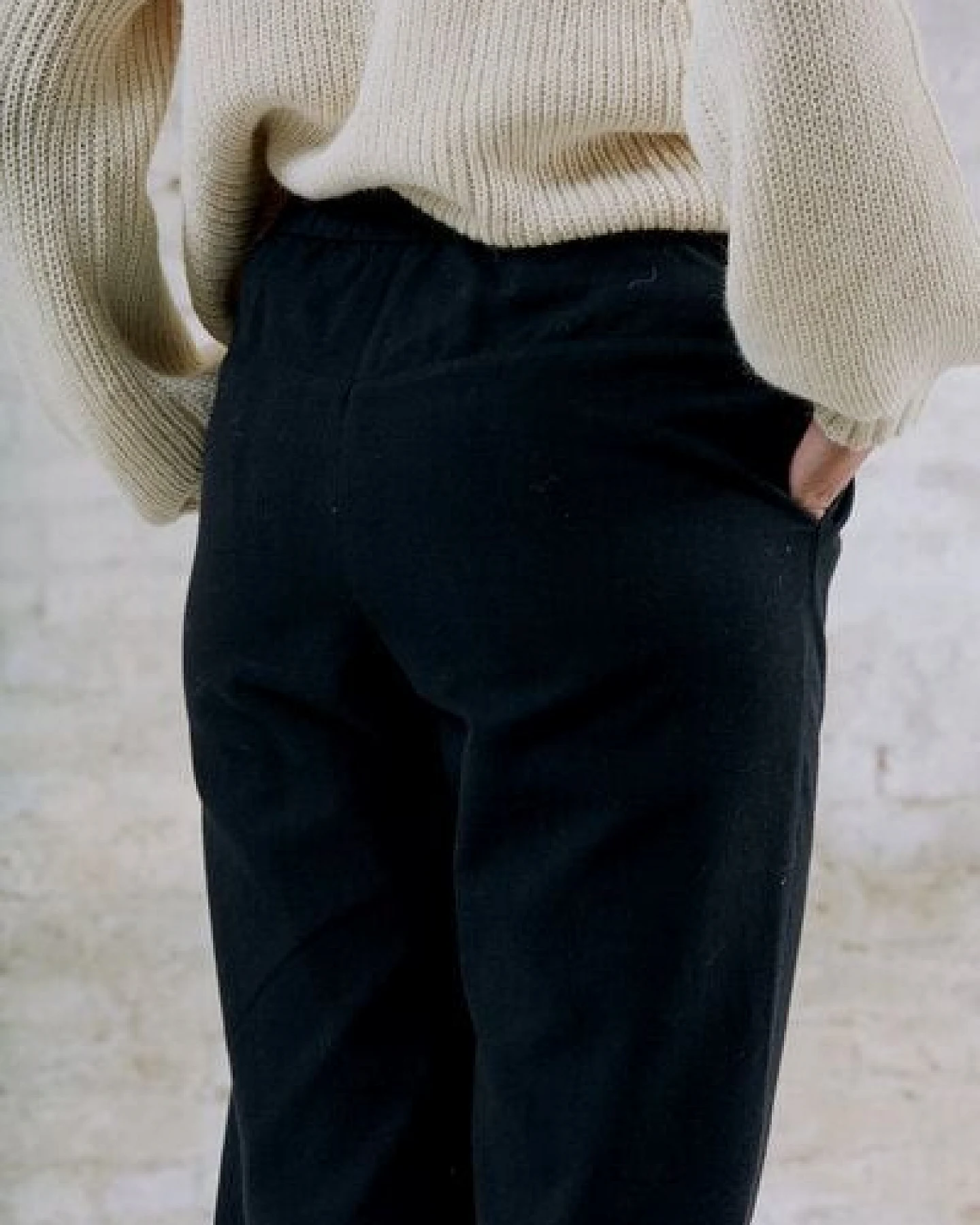 Jyoti - Fair Works Bio-Baumwoll Hose Laharim Schwarz – Ansicht 4