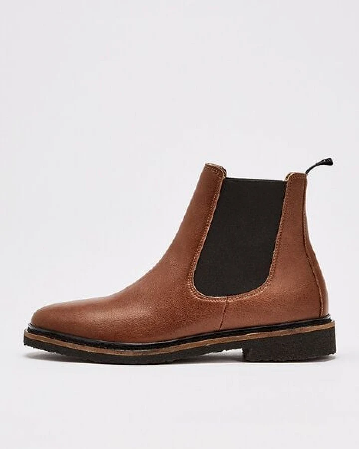 NINE TO FIVE #luka - veganer Chelsea Boot mit recycelter Kreppsohle