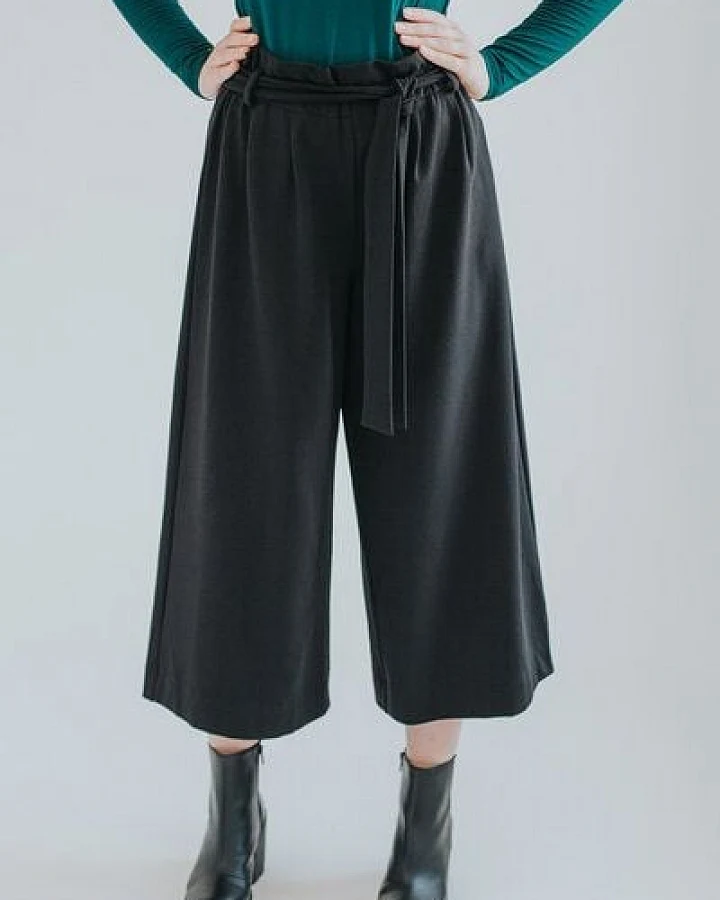 Hose Kuloty Alka – Culotte-Hose mit erhöhter Leibhöhe – Bund im Paperbag-Stil – 100% in EU fair produziert – KOKOworld