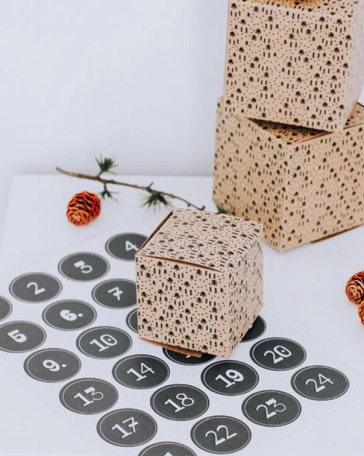 Fines Papeterie Adventskalender BLACK aus Kraftkarton