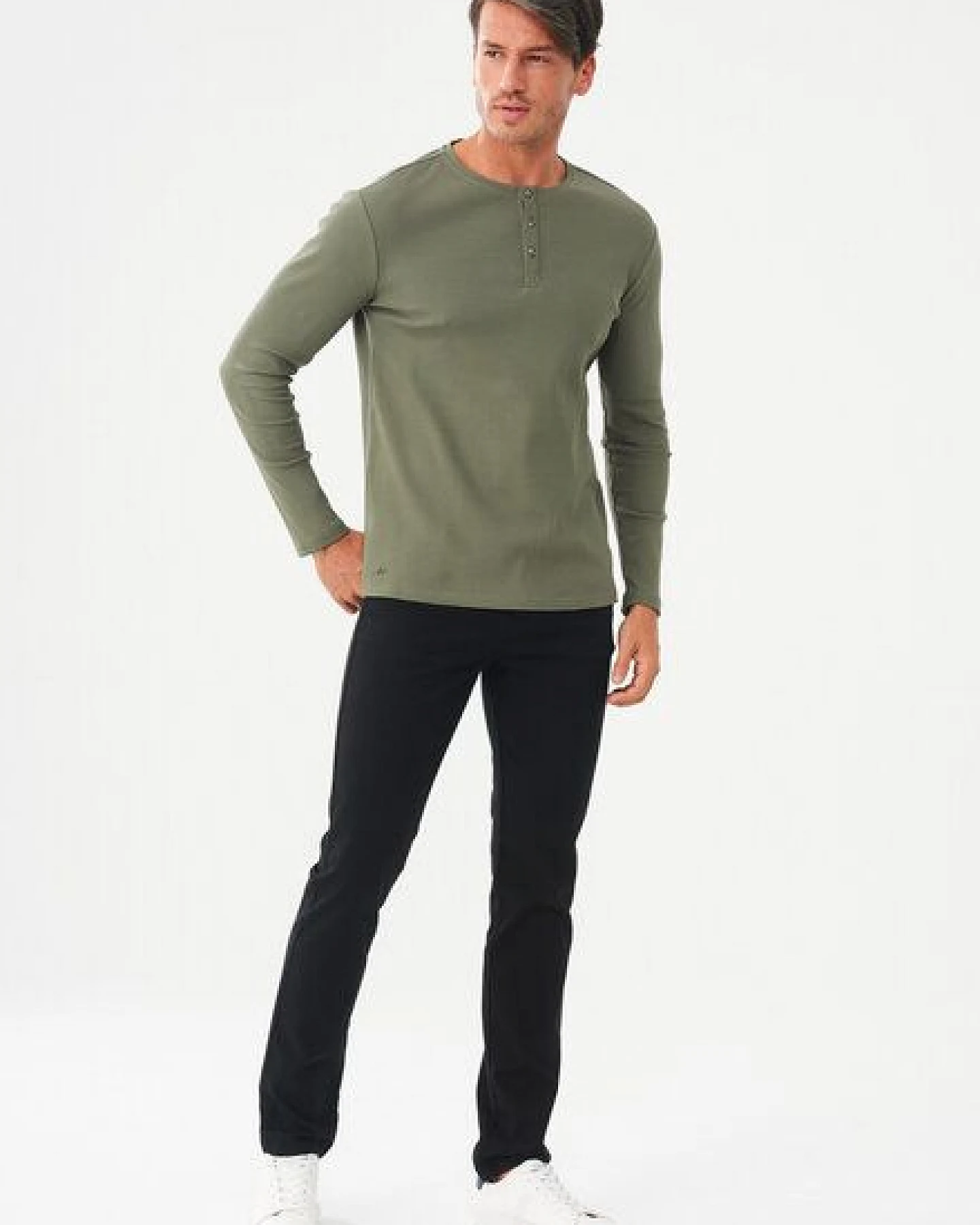 ORGANICATION Geripptes Henley Langarmshirt aus Bio-Baumwolle – Ansicht 2