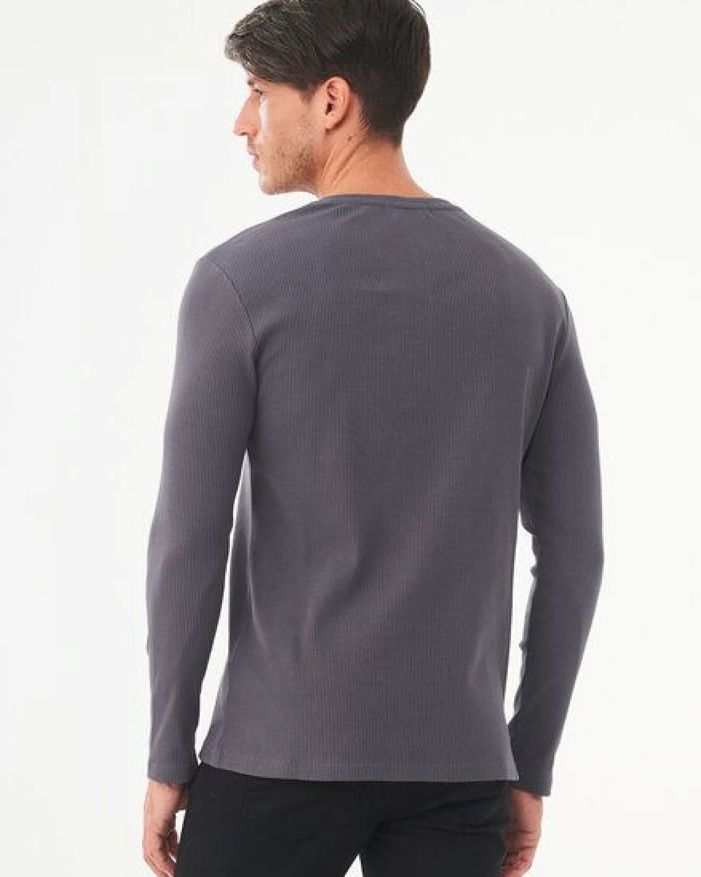ORGANICATION Geripptes Henley Langarmshirt aus Bio-Baumwolle – Ansicht 4