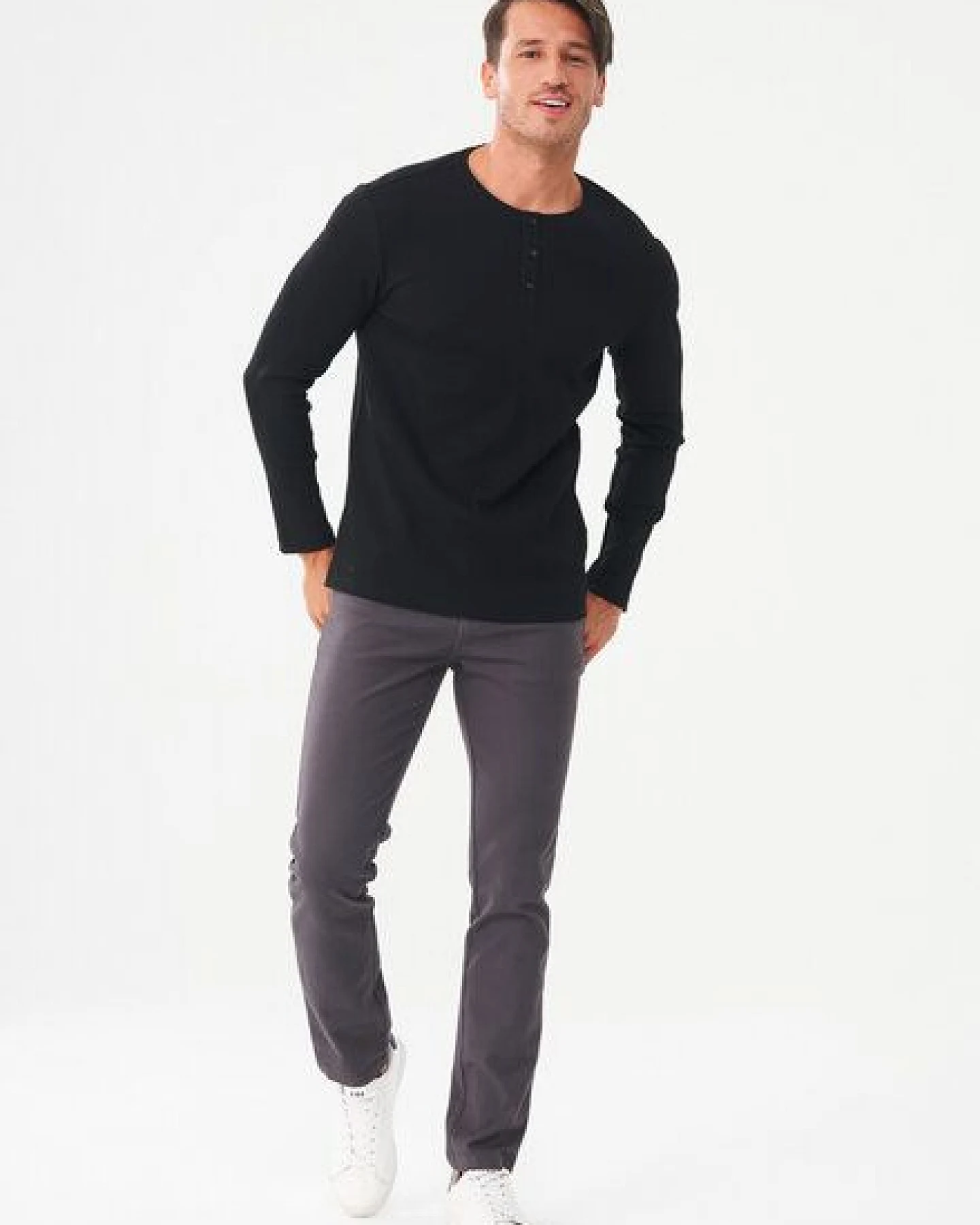 ORGANICATION Geripptes Henley Langarmshirt aus Bio-Baumwolle – Ansicht 2
