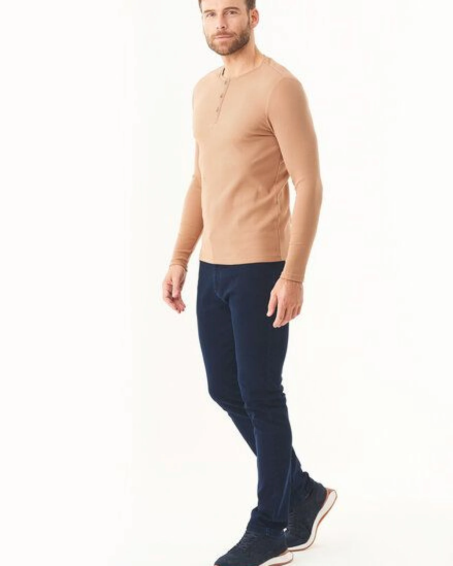 ORGANICATION Geripptes Henley Langarmshirt aus Bio-Baumwolle – Ansicht 2