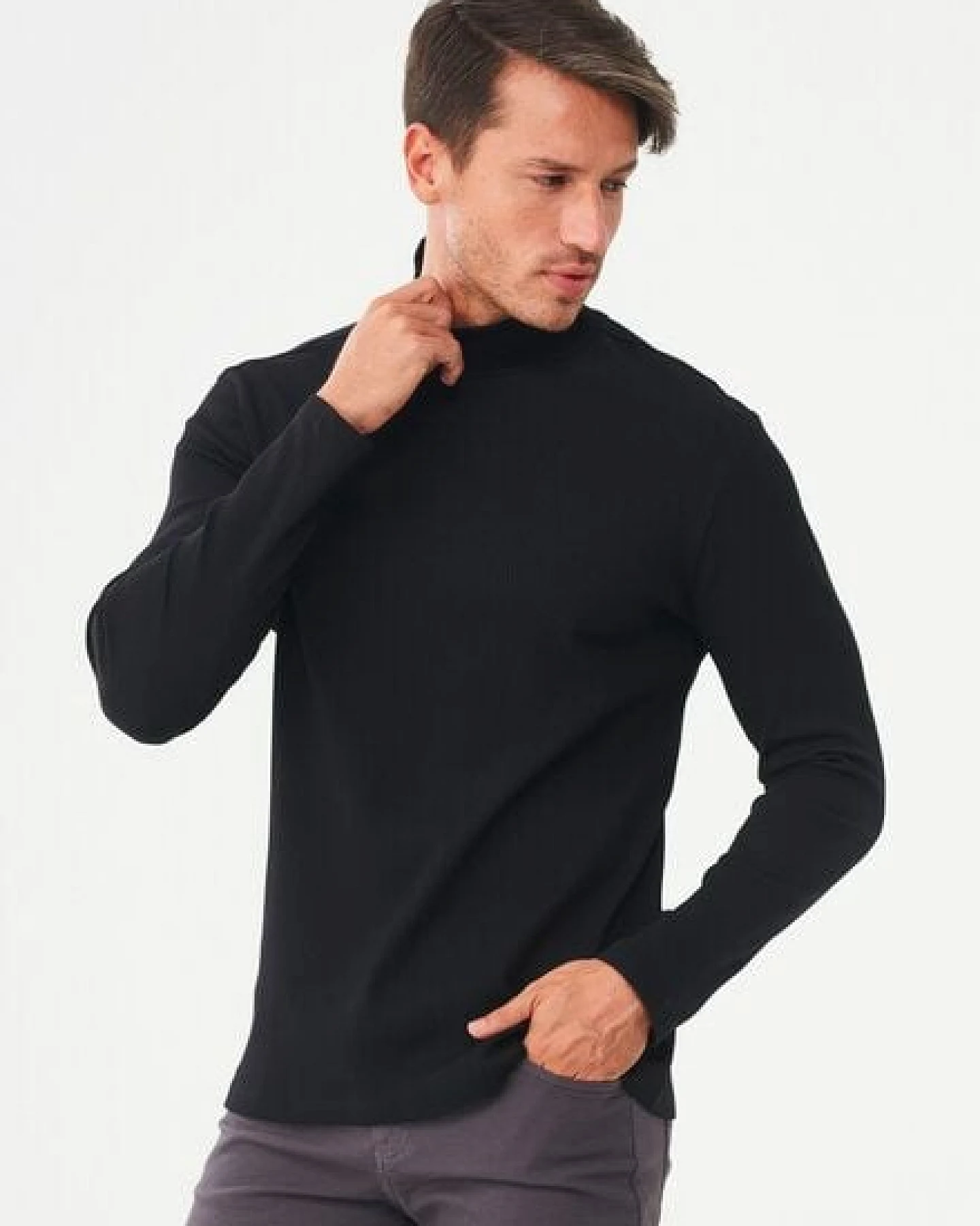 ORGANICATION Geripptes Langarmshirt aus Bio-Baumwolle mit Rollkragen – Ansicht 4