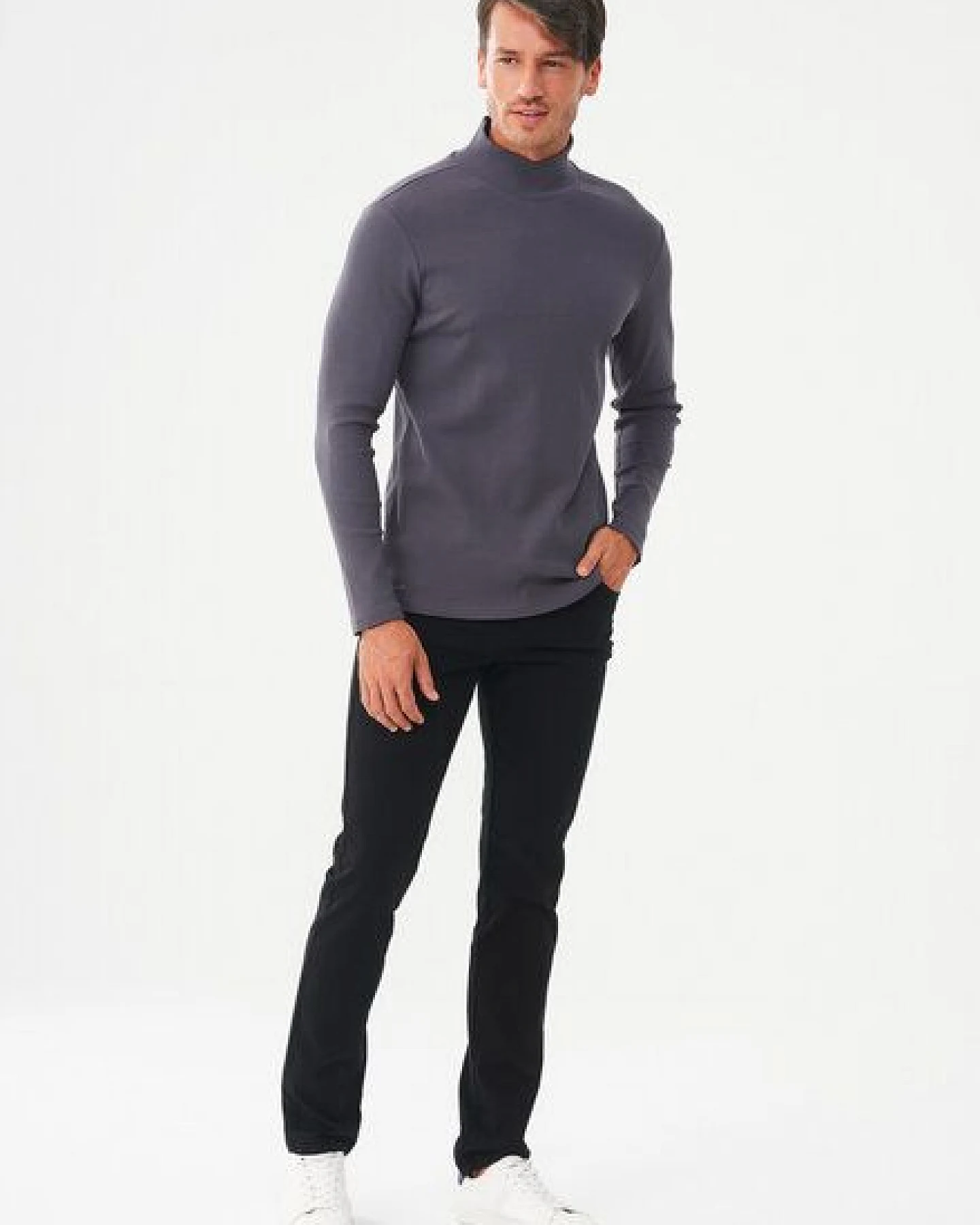 ORGANICATION Geripptes Langarmshirt aus Bio-Baumwolle mit Rollkragen – Ansicht 2