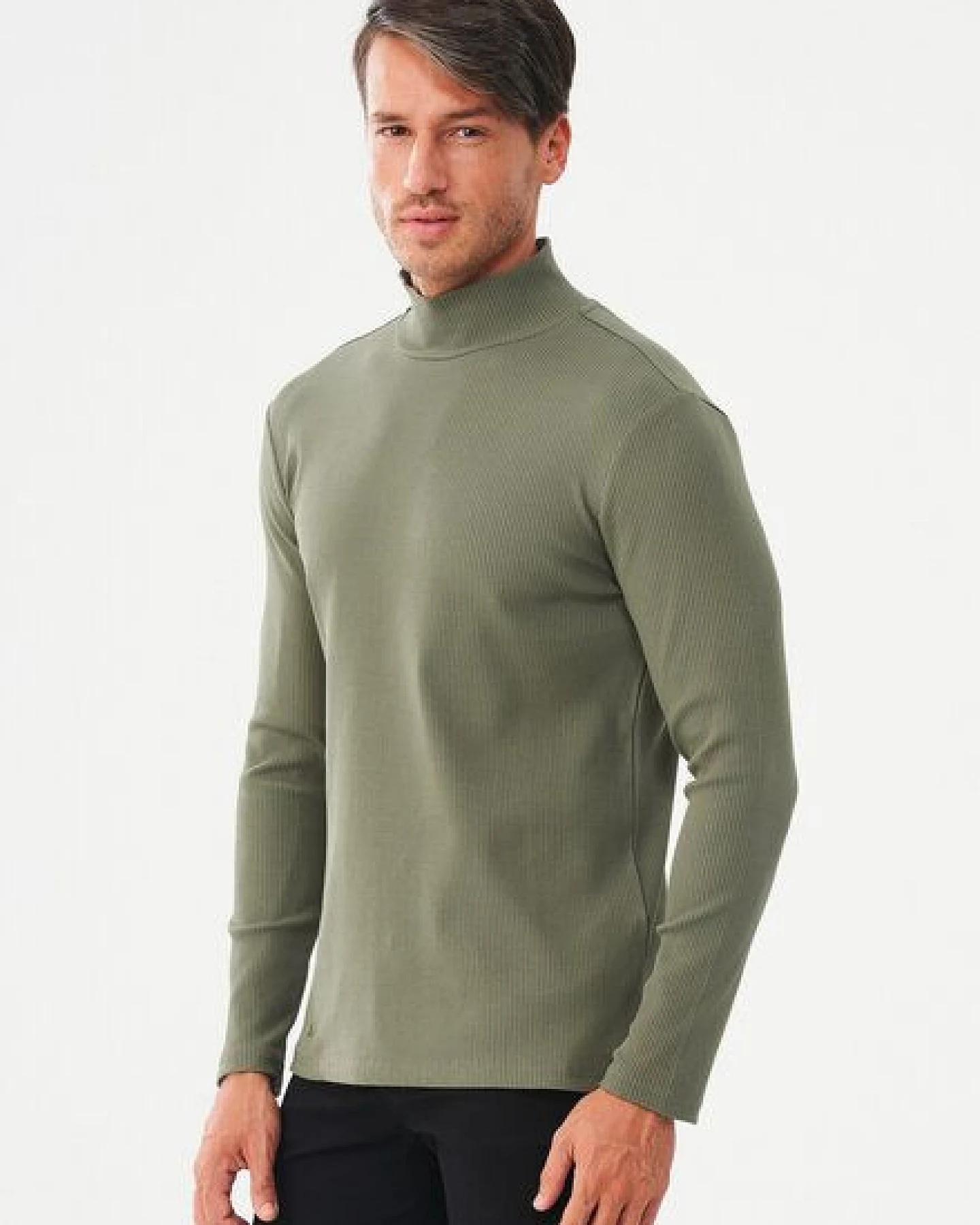 ORGANICATION Geripptes Langarmshirt aus Bio-Baumwolle mit Rollkragen – Ansicht 3