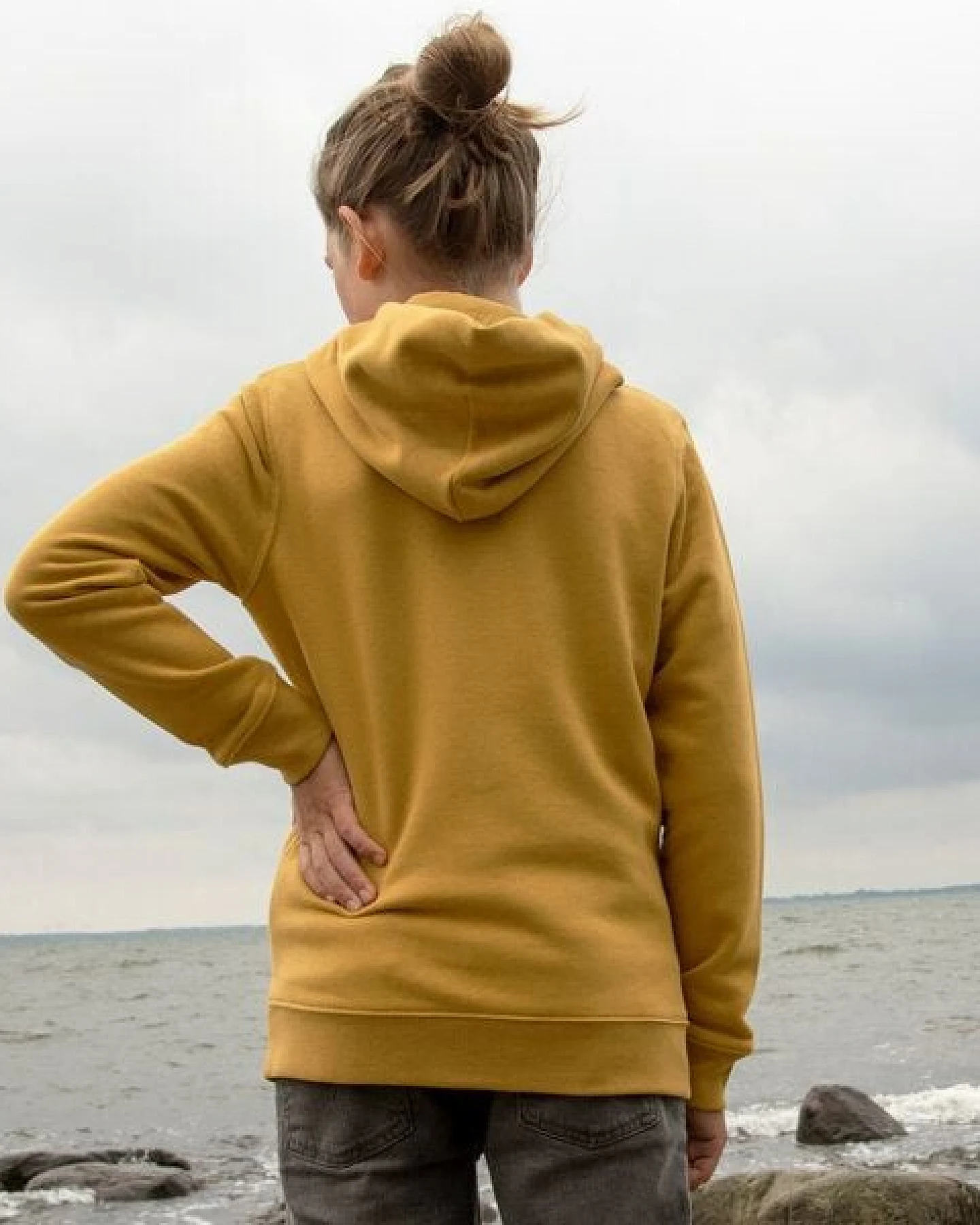 Cmig Kinder Hoodie Schnigel in ochre – Ansicht 4