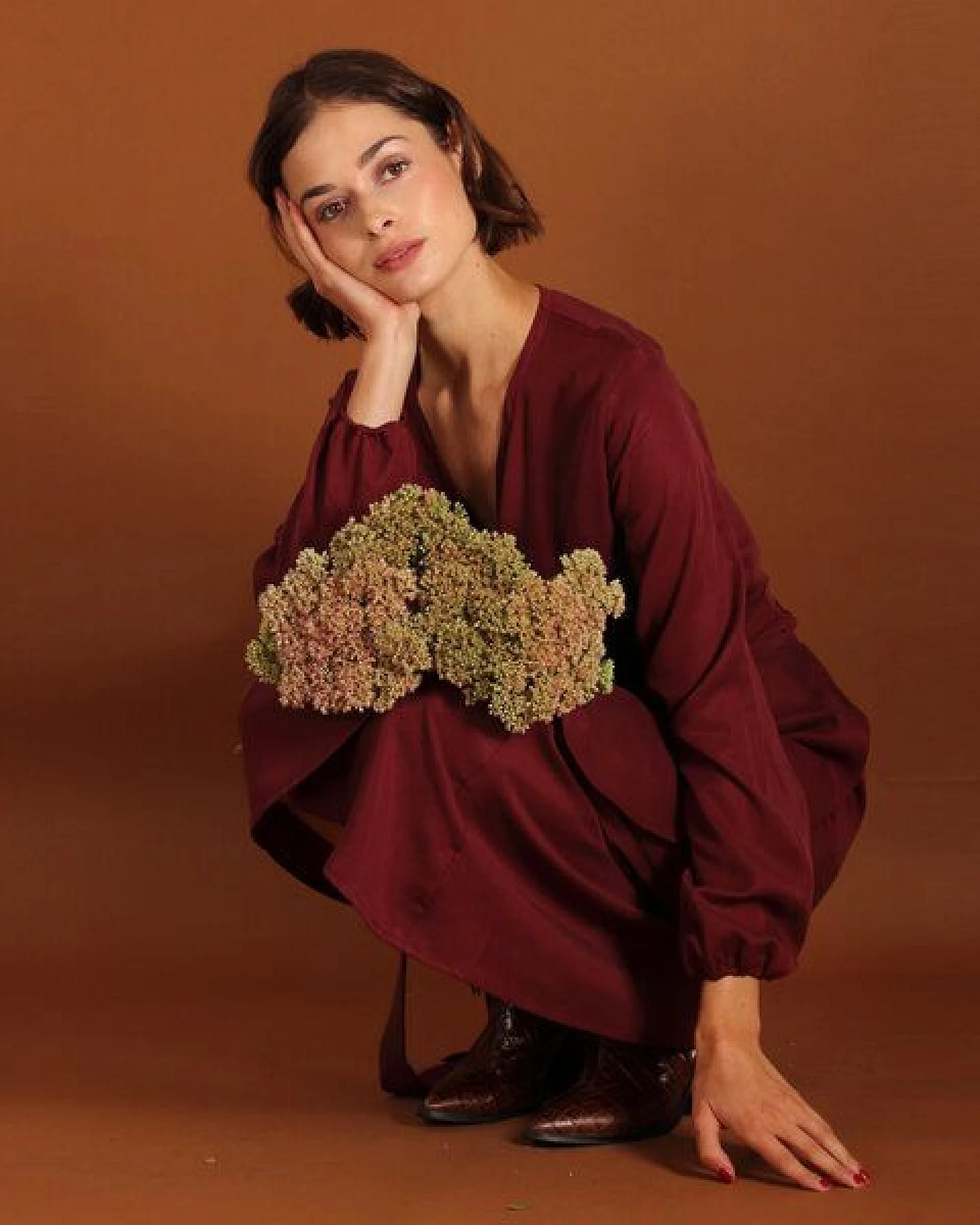 ManduTrap Langärmeliges Tencel Wickelkleid Tara in blau oder berry – Ansicht 4
