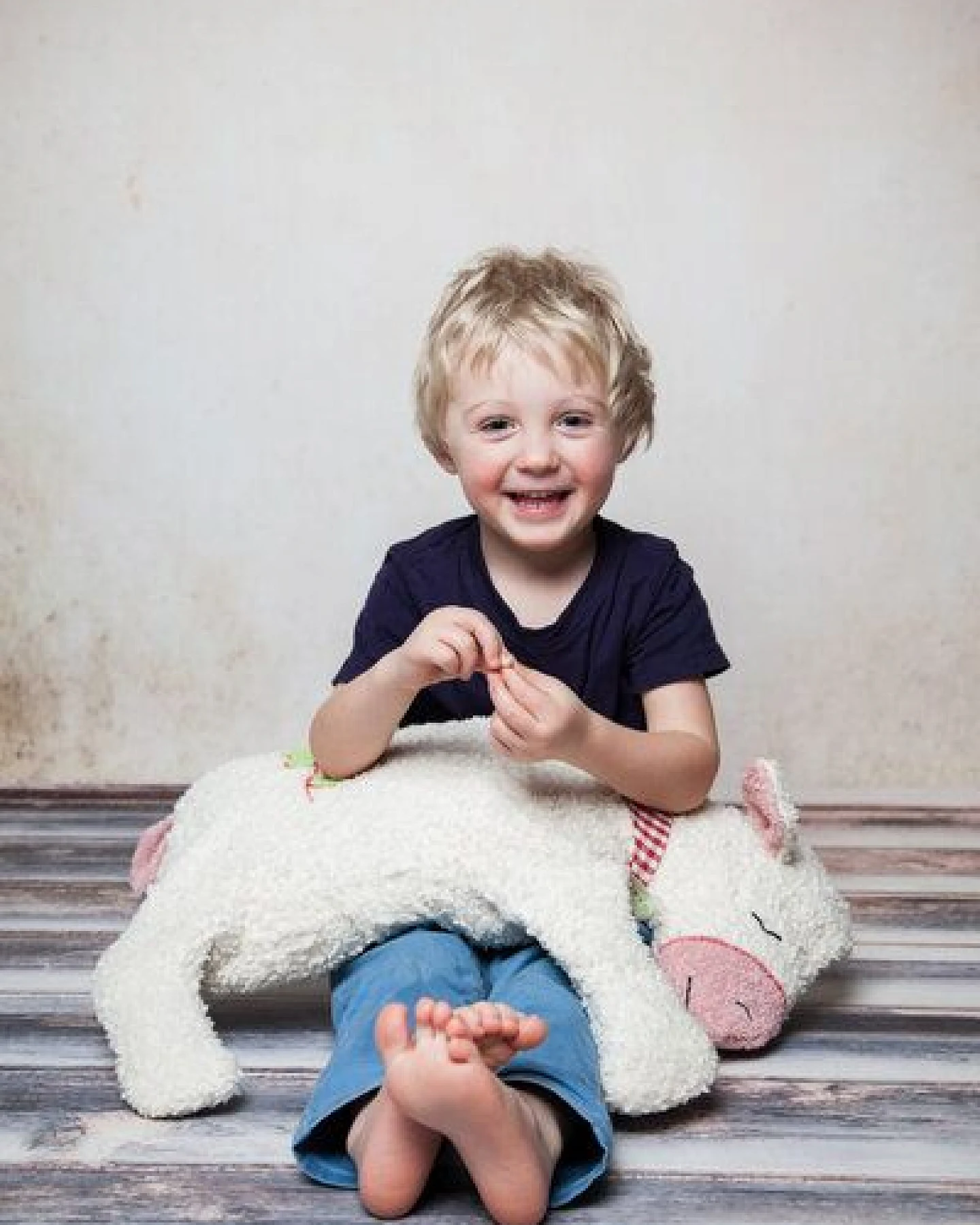 Efie XL Schäfchen mit Blümchen, Spieltier und Kuschelkissen, – Ansicht 3