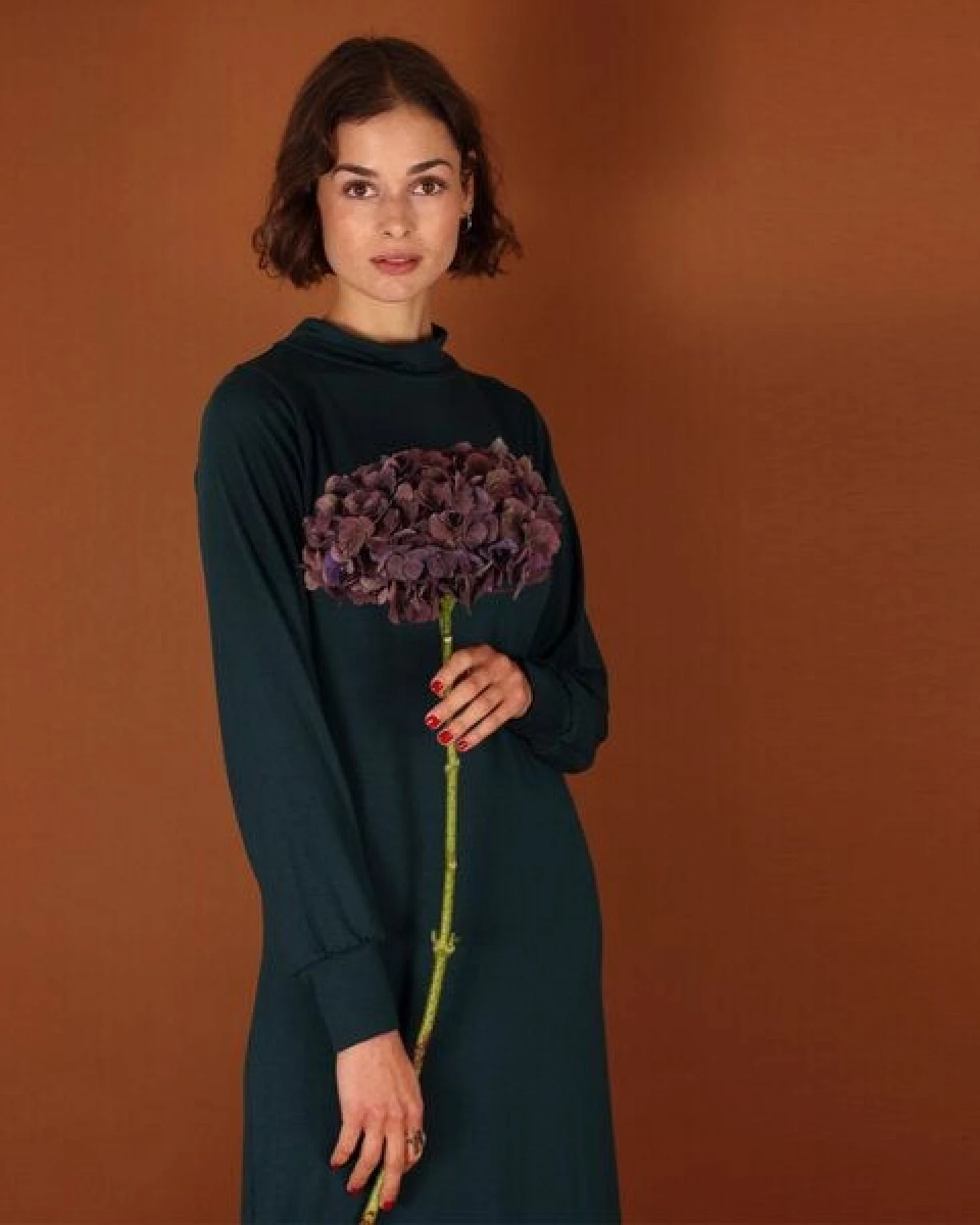 ManduTrap Tencel Turtleneck Kleid Noa in petrol oder berry – Ansicht 2