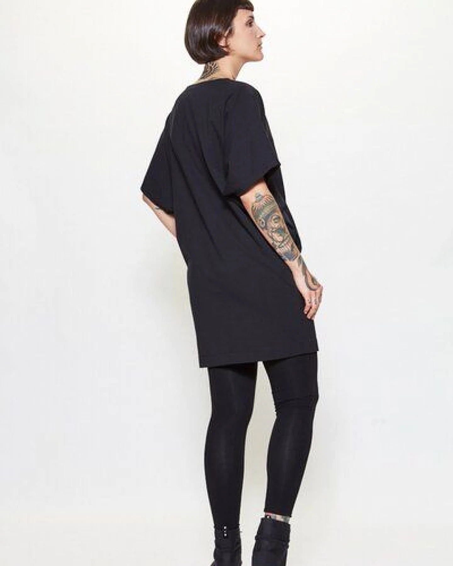 LUMEN organic Longshirt mit Taschen JERSEY in schwarz – Ansicht 2