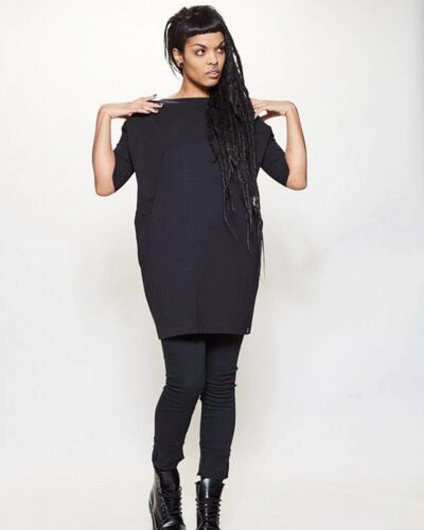 LUMEN organic Longshirt mit 1/2-Ärmel JERSEY in schwarz – Ansicht 4