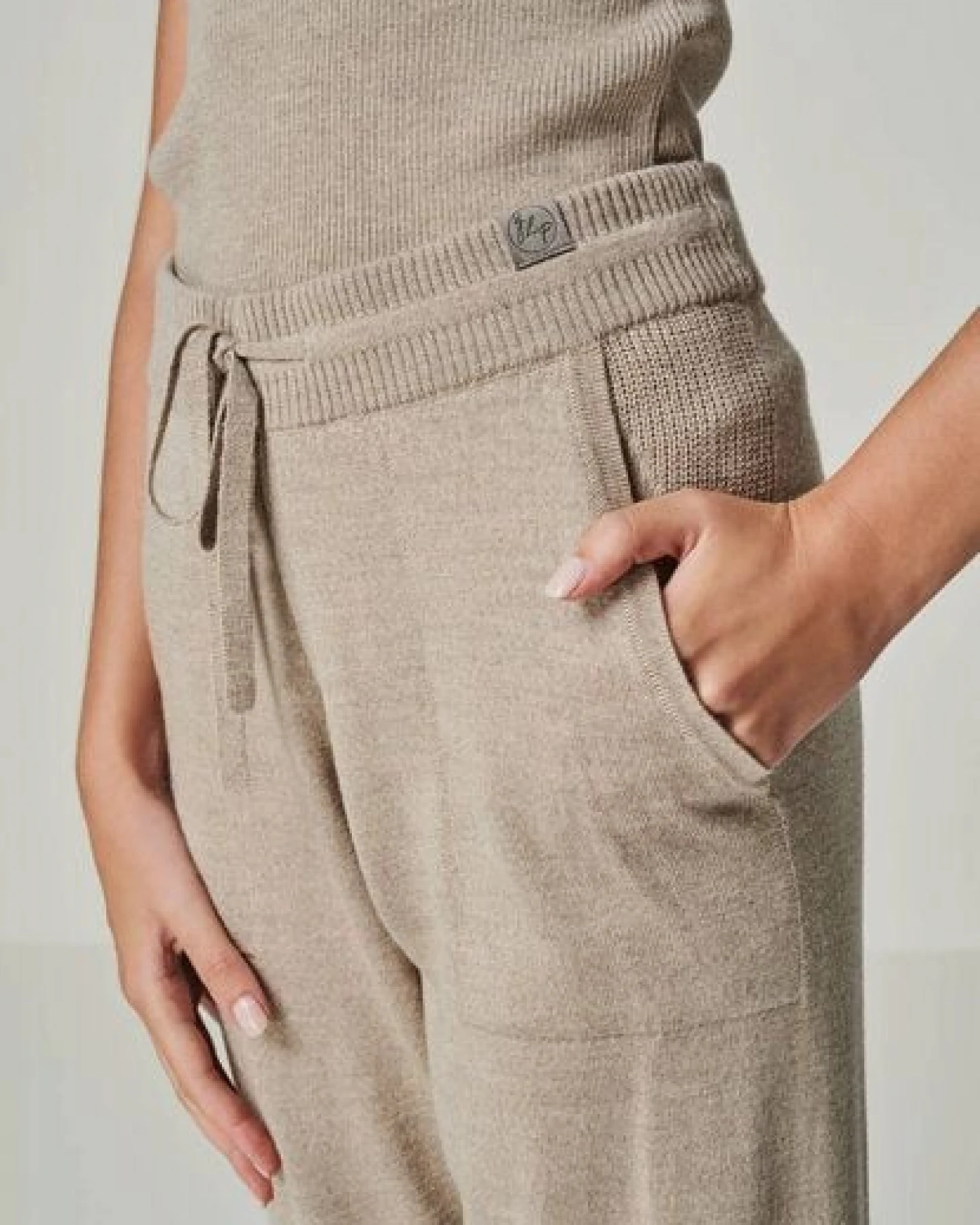 YOU LOOK PERFECT Merino Loungewear Set "Strickpullover Bella & Strickhose Bella" – Ansicht 4