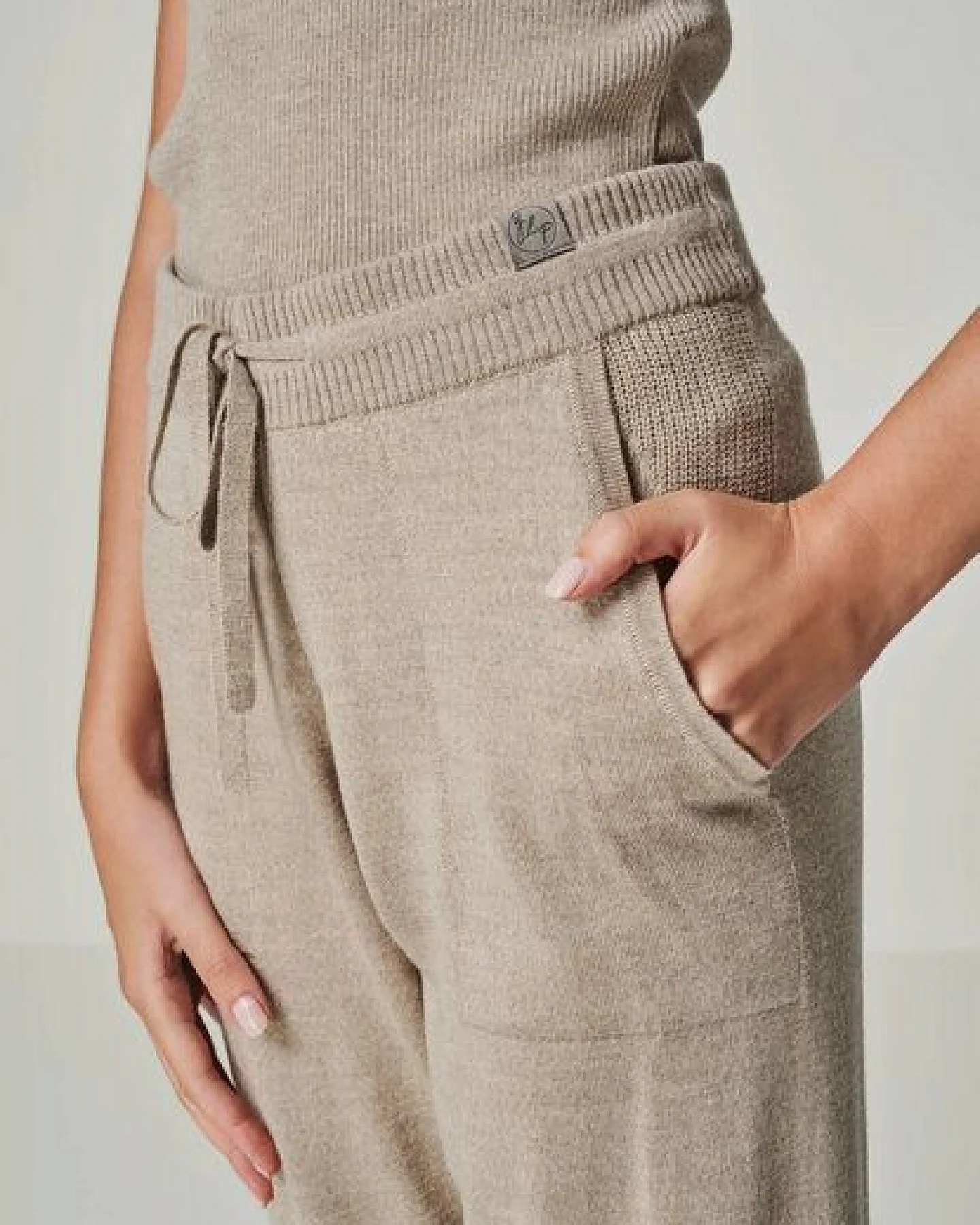 YOU LOOK PERFECT Merino Loungewear Set "Strickpullover Bella & Strickhose Bella" – Ansicht 4