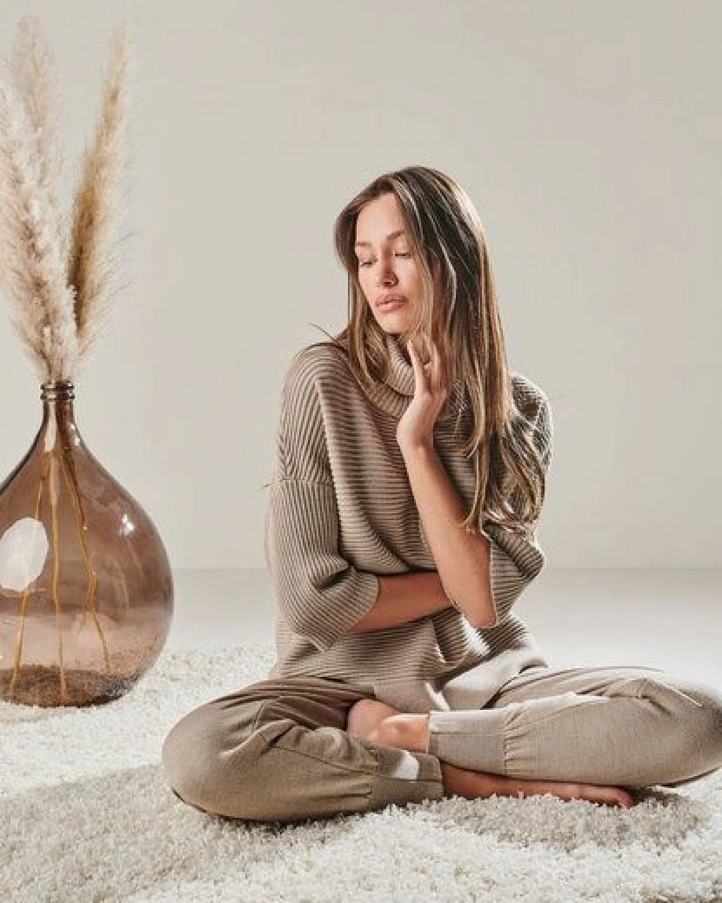 YOU LOOK PERFECT Merino Loungewear Set "Rollkragenpullover Bailey & Strickhose Bella" – Ansicht 2
