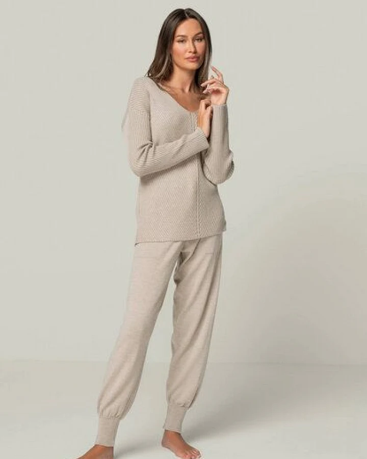 YOU LOOK PERFECT Merino Loungewear Set "V-Strickpullover Blossom & Strickhose Bella"