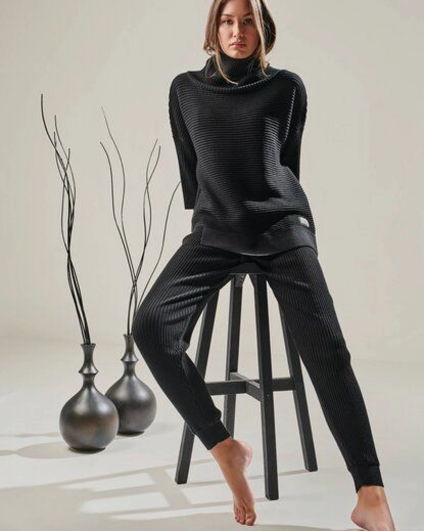 YOU LOOK PERFECT 100% Merino asymmetrischer Rollkragen-Strickpullover "Bailey" – Ansicht 2