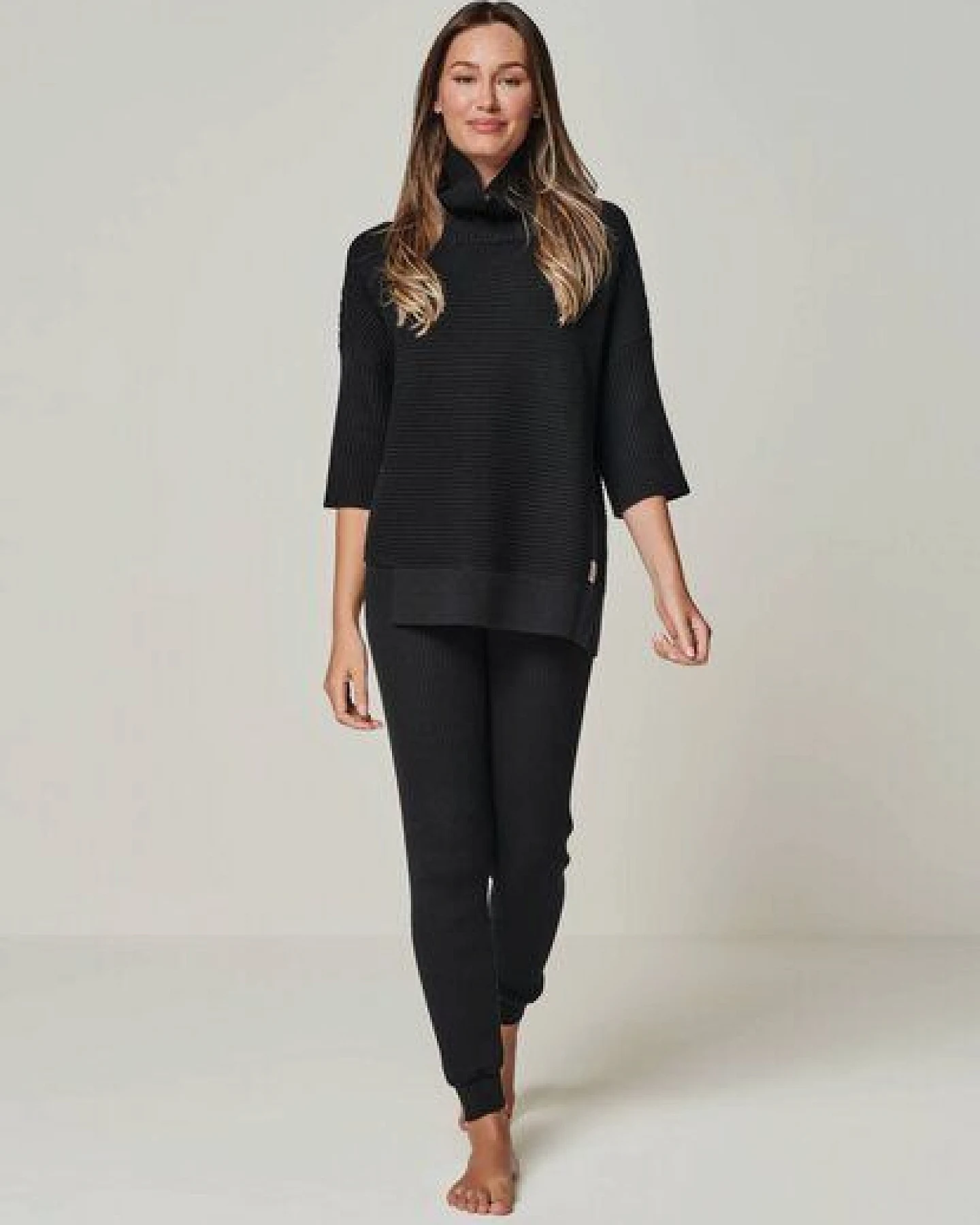 YOU LOOK PERFECT 100% Merino asymmetrischer Rollkragen-Strickpullover "Bailey" – Ansicht 4