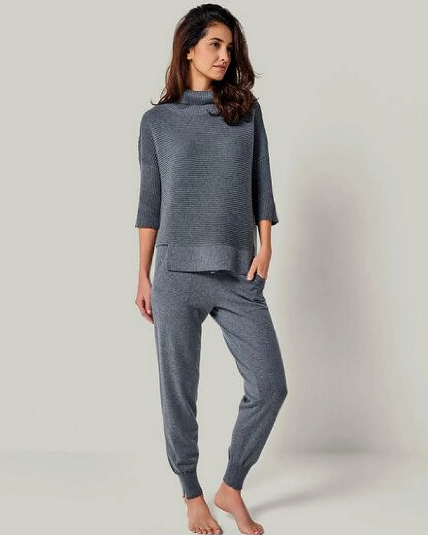YOU LOOK PERFECT 100% Merino asymmetrischer Rollkragen-Strickpullover "Bailey" – Ansicht 3