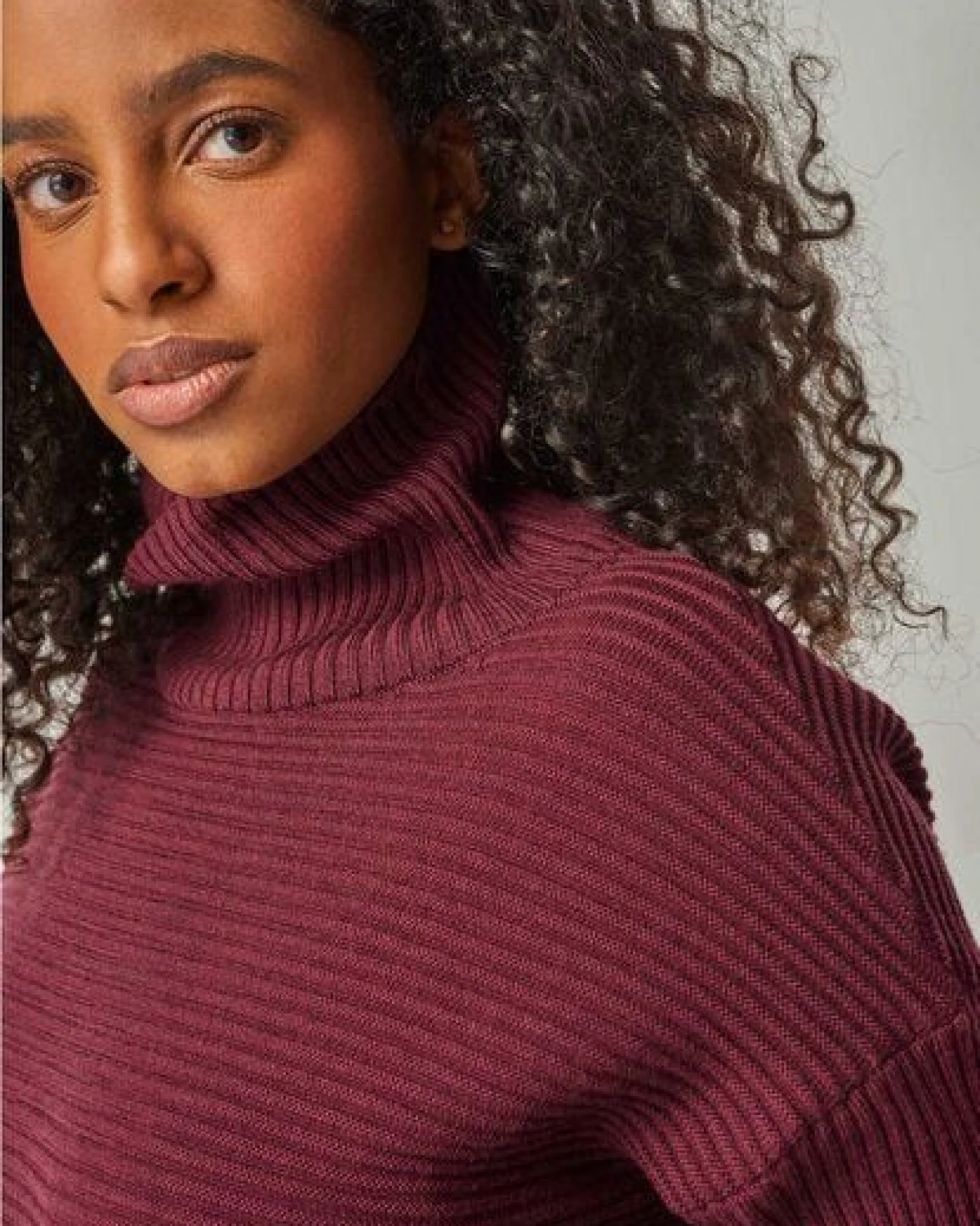 YOU LOOK PERFECT 100% Merino asymmetrischer Rollkragen-Strickpullover "Bailey" – Ansicht 4