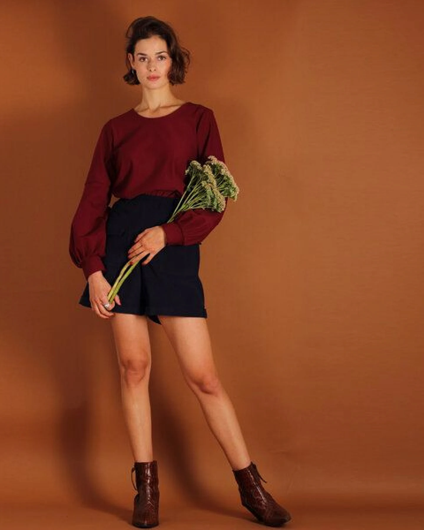 ManduTrap Blaue Cordshorts Audre Damen aus Bio-Baumwolle kbA mit Taschen – nachhaltig & fair hergestellt – Ansicht 4