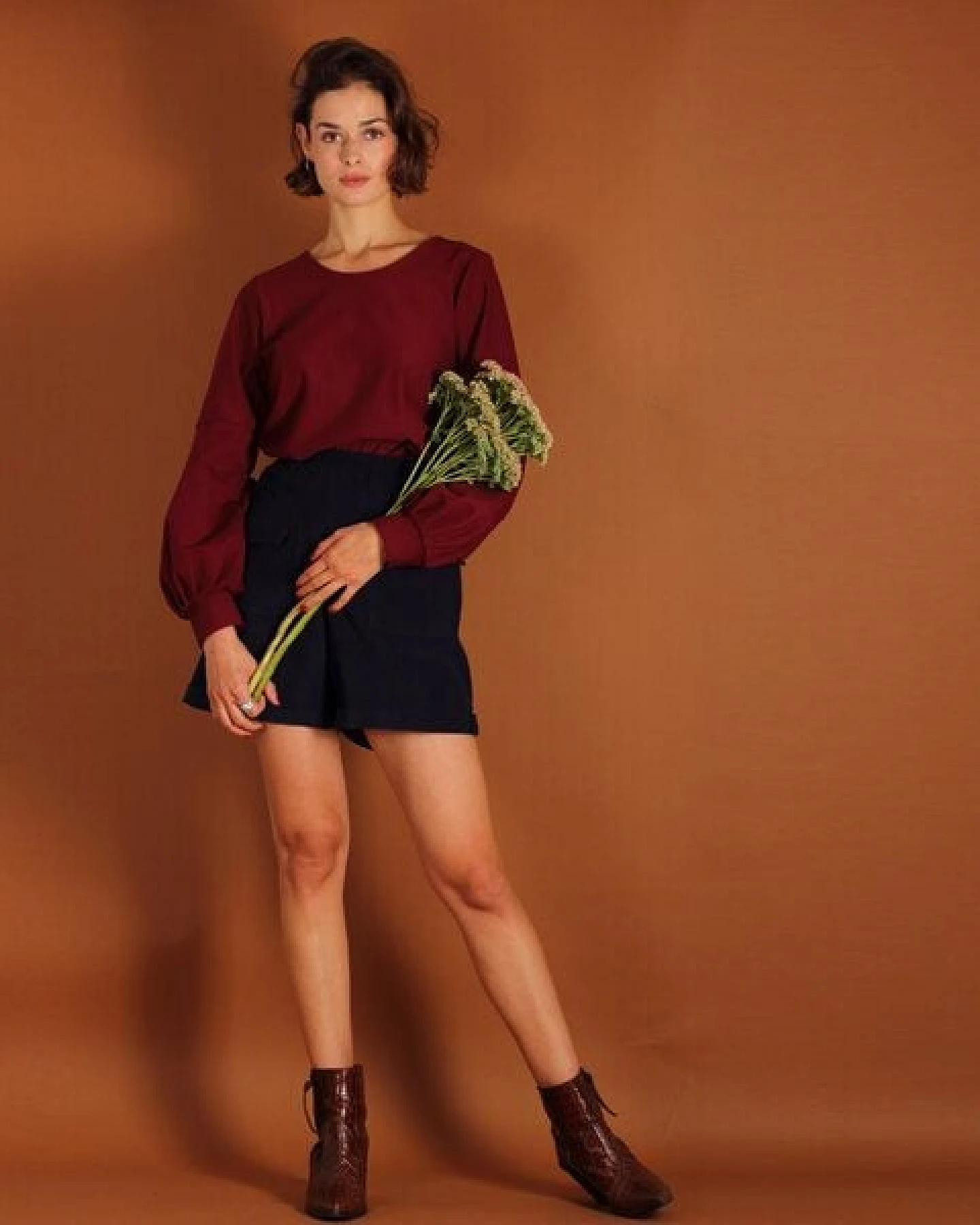 ManduTrap Blaue Cordshorts Audre Damen aus Bio-Baumwolle kbA mit Taschen – nachhaltig & fair hergestellt – Ansicht 4