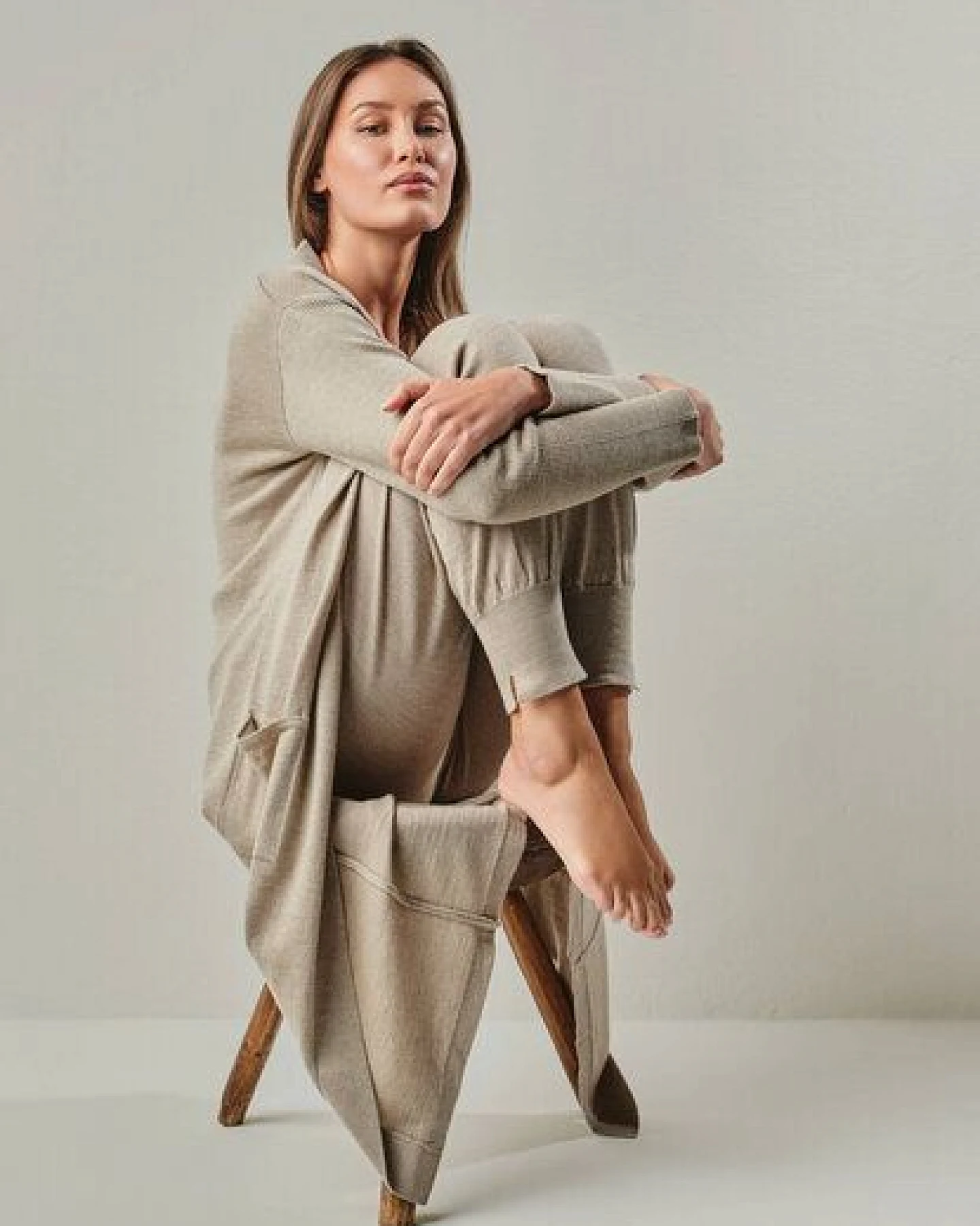 YOU LOOK PERFECT Merino Loungewear Set "Cardigan Blossom & Top Blossom & Hose Bella" – Ansicht 2