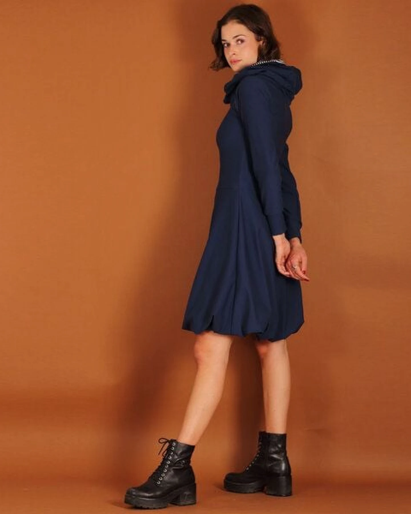 ManduTrap Ballonkleid aus Bio-Baumwolle kbA mit Kapuze/Hoodie – Ansicht 3
