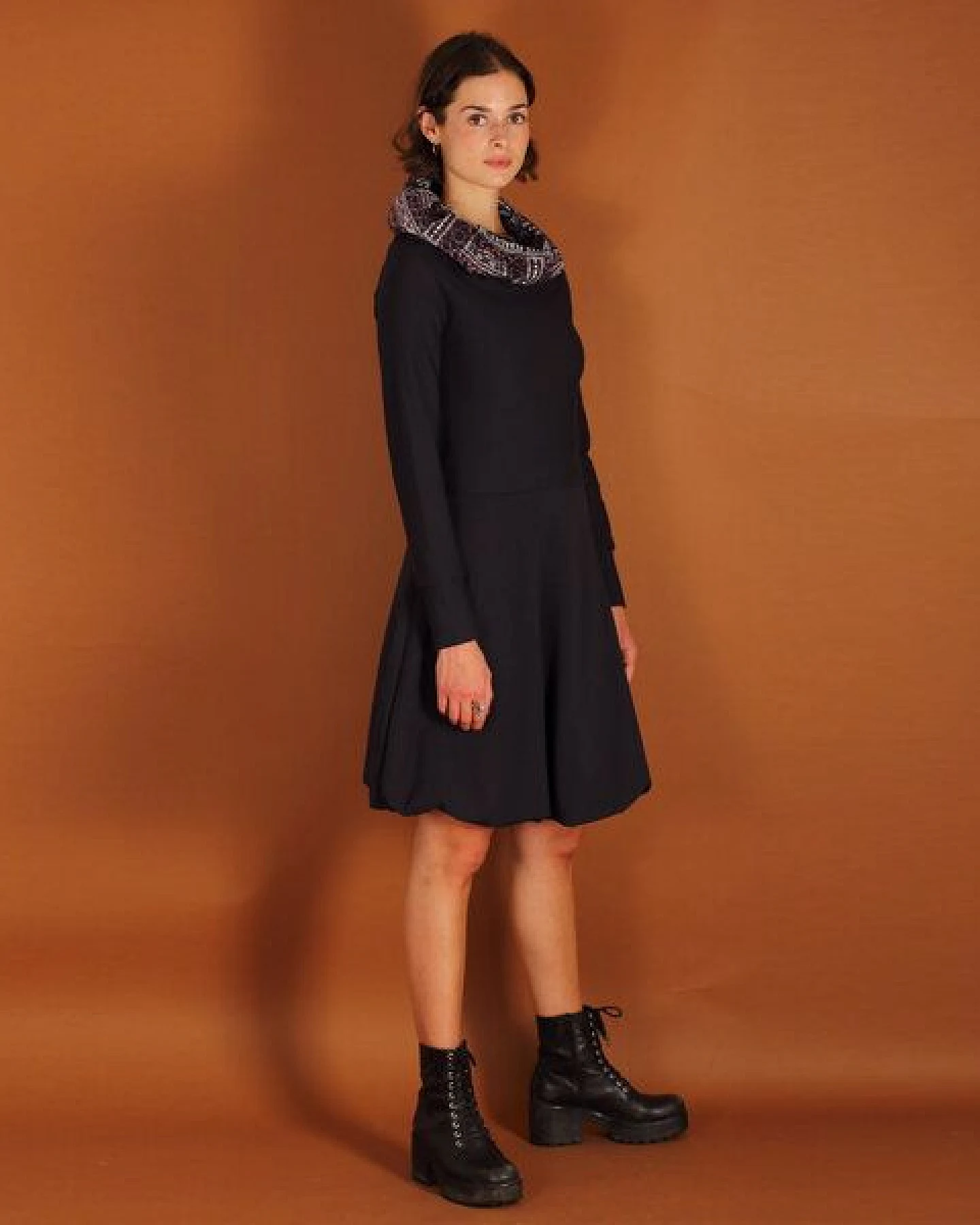 ManduTrap Ballonkleid aus Bio-Baumwolle kbA mit Kapuze/Hoodie – Ansicht 2