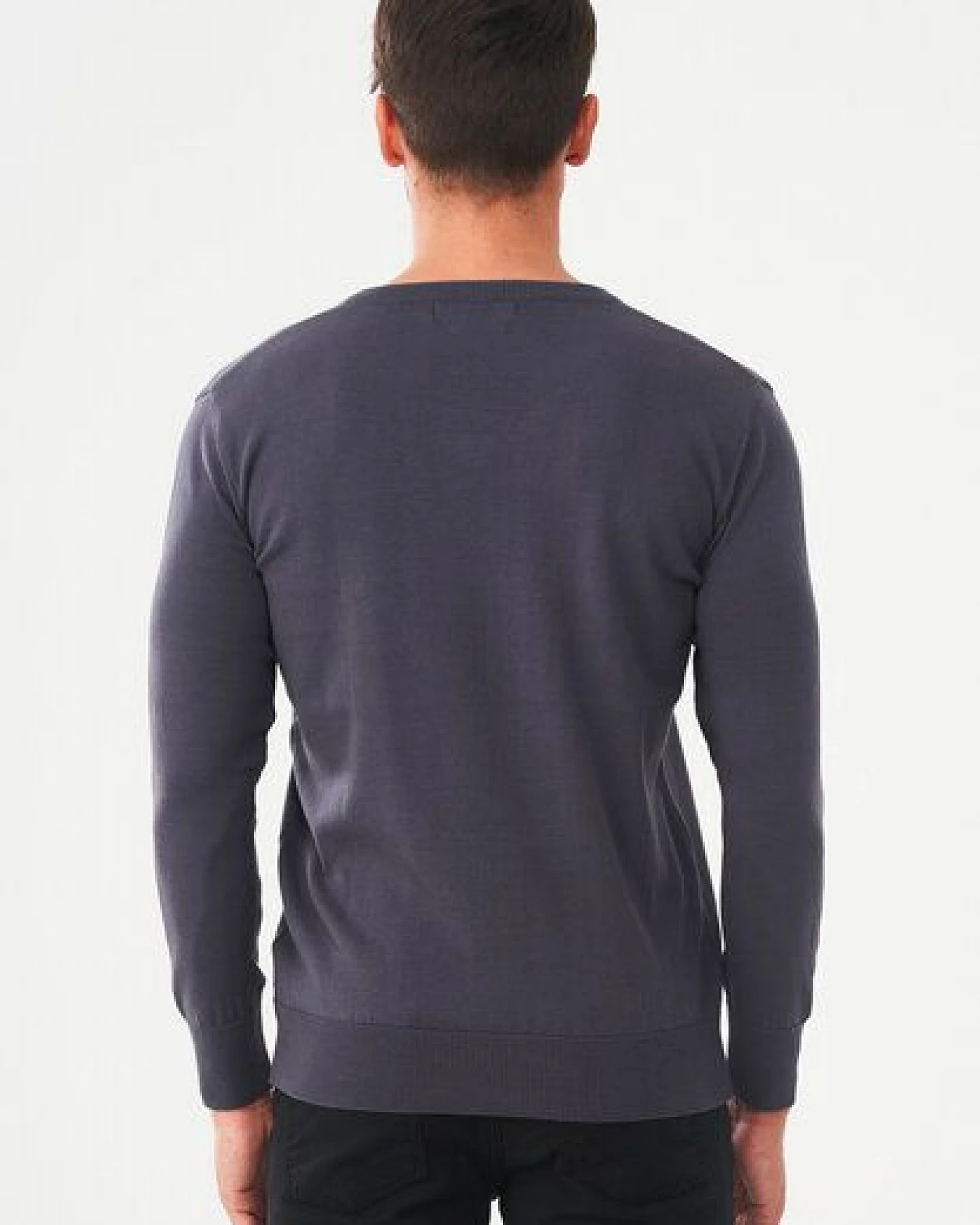 ORGANICATION Pullover aus Bio-Baumwolle mit V-Ausschnitt – Ansicht 4