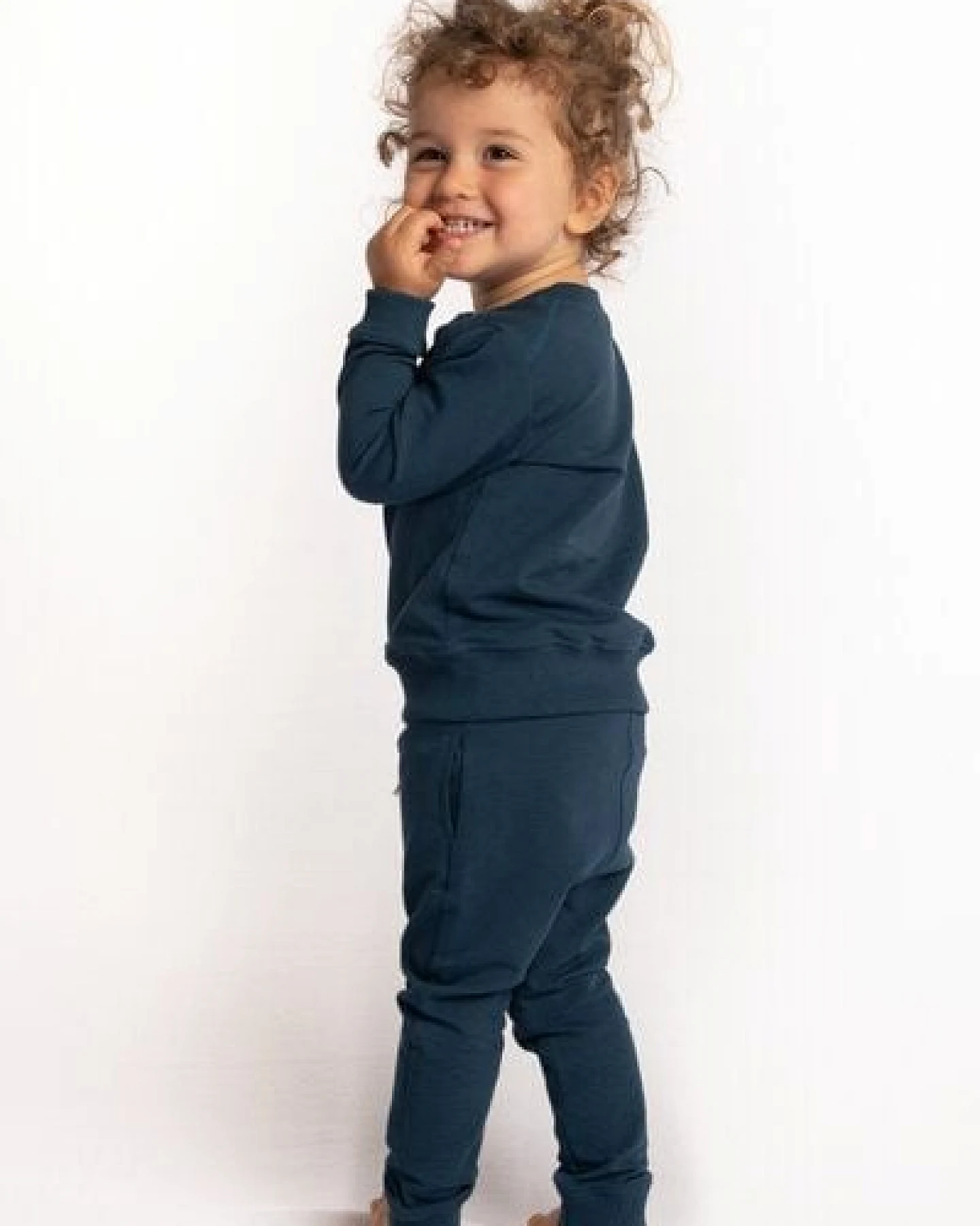 M23 Kinder Jogginghose aus Biobaumwolle, Modell "Luke" – Ansicht 4