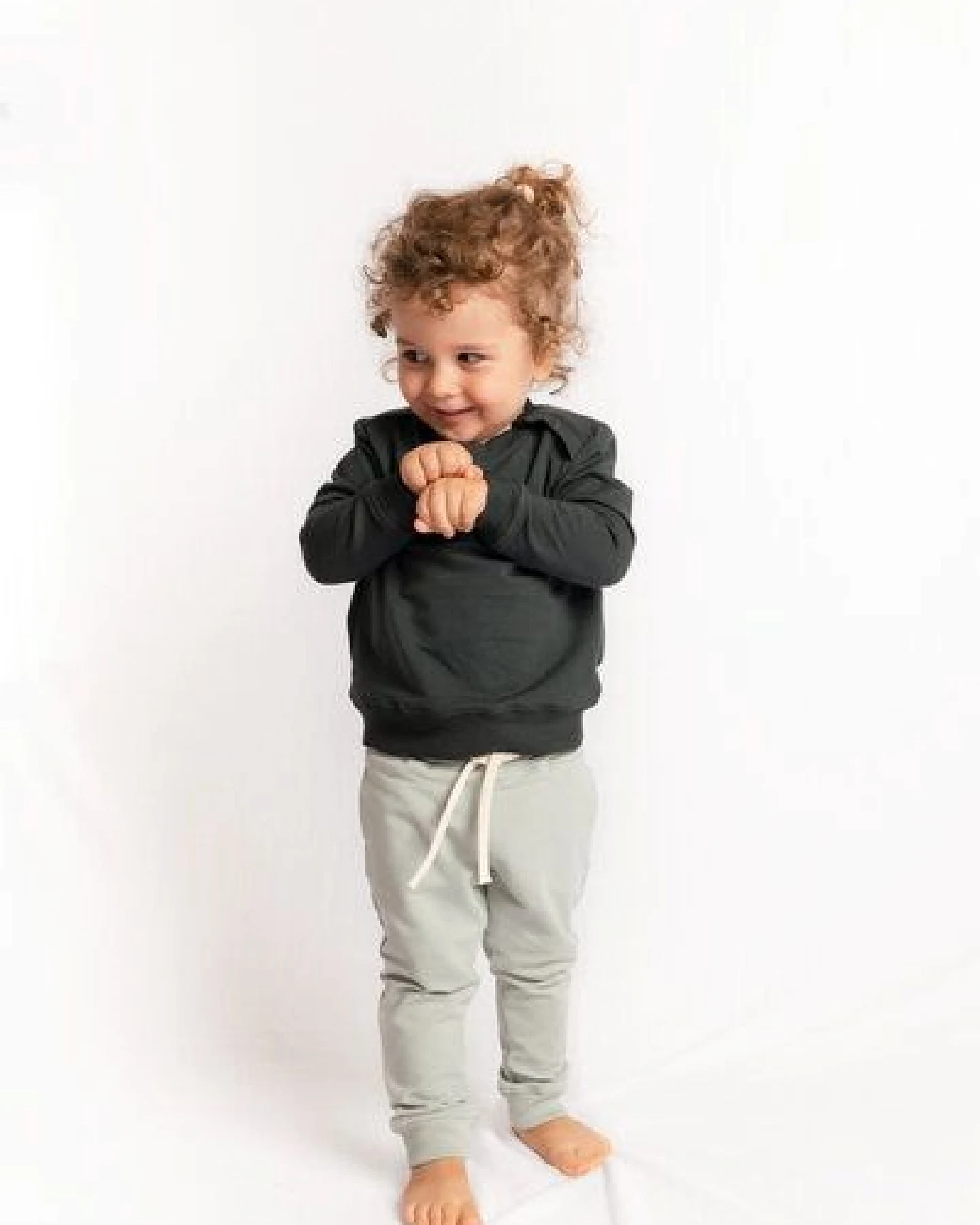 M23 Kinder Jogginghose aus Biobaumwolle, Modell "Luke" – Ansicht 2