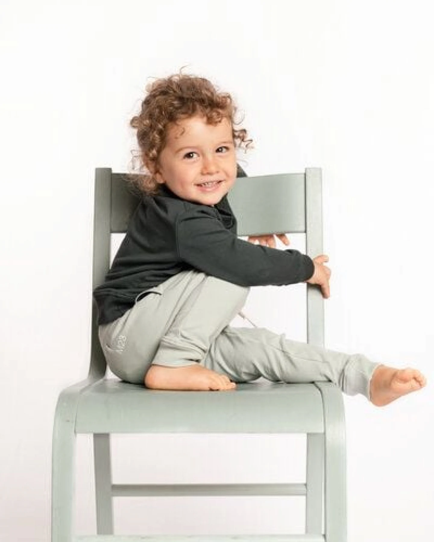 M23 Kinder Sweater aus Biobaumwolle, Modell "Charlie" – Ansicht 4
