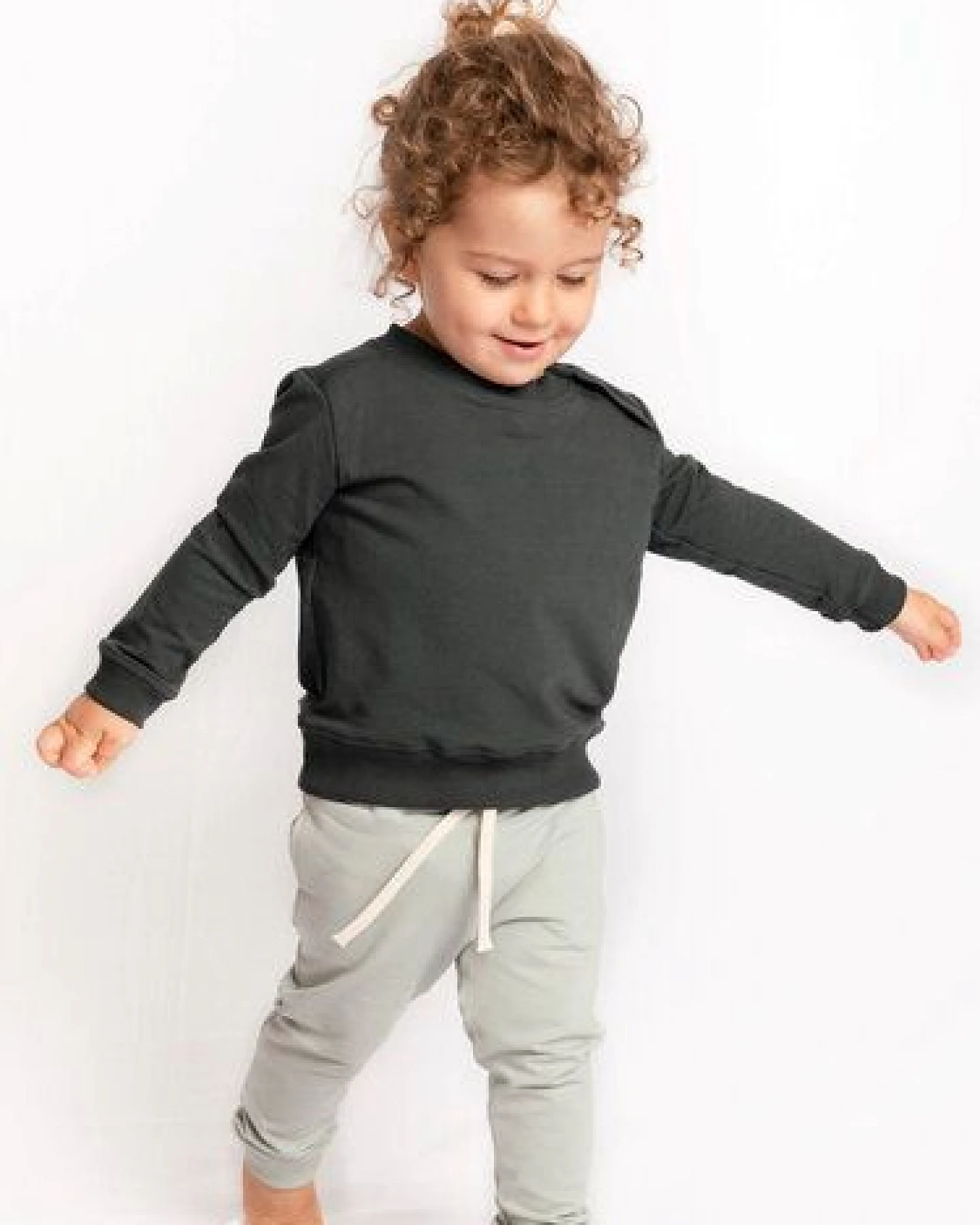 M23 Kinder Sweater aus Biobaumwolle, Modell "Charlie" – Ansicht 2