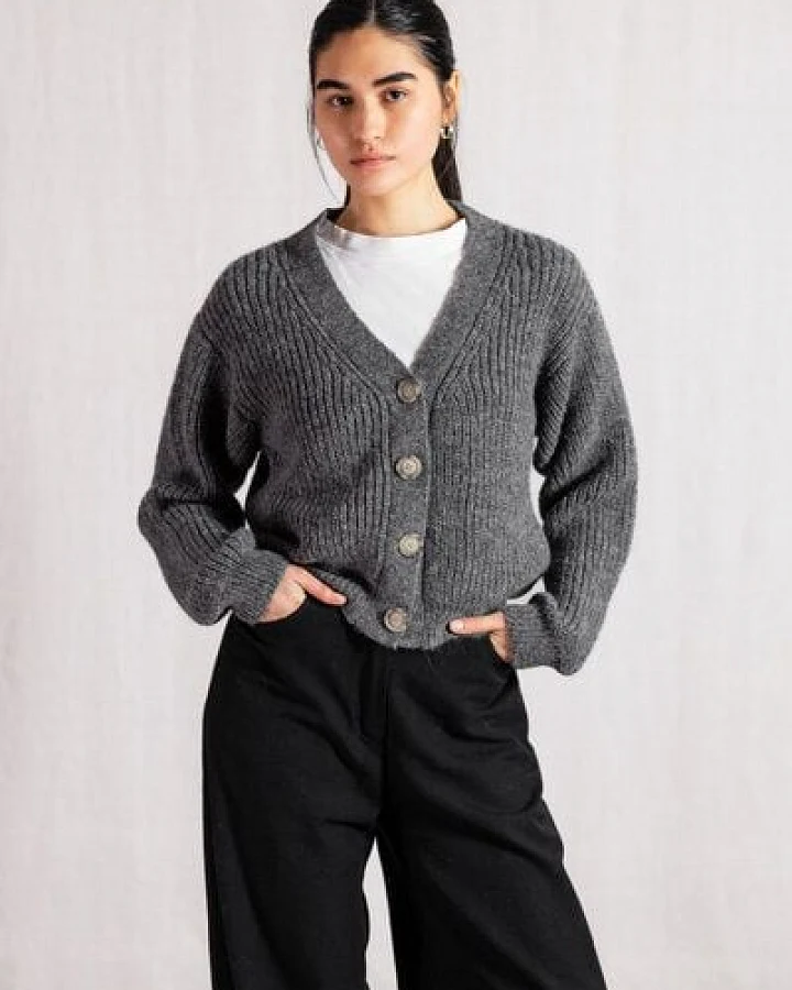 Jyoti - Fair Works Baby-Alpaka Strickcardigan Aipena