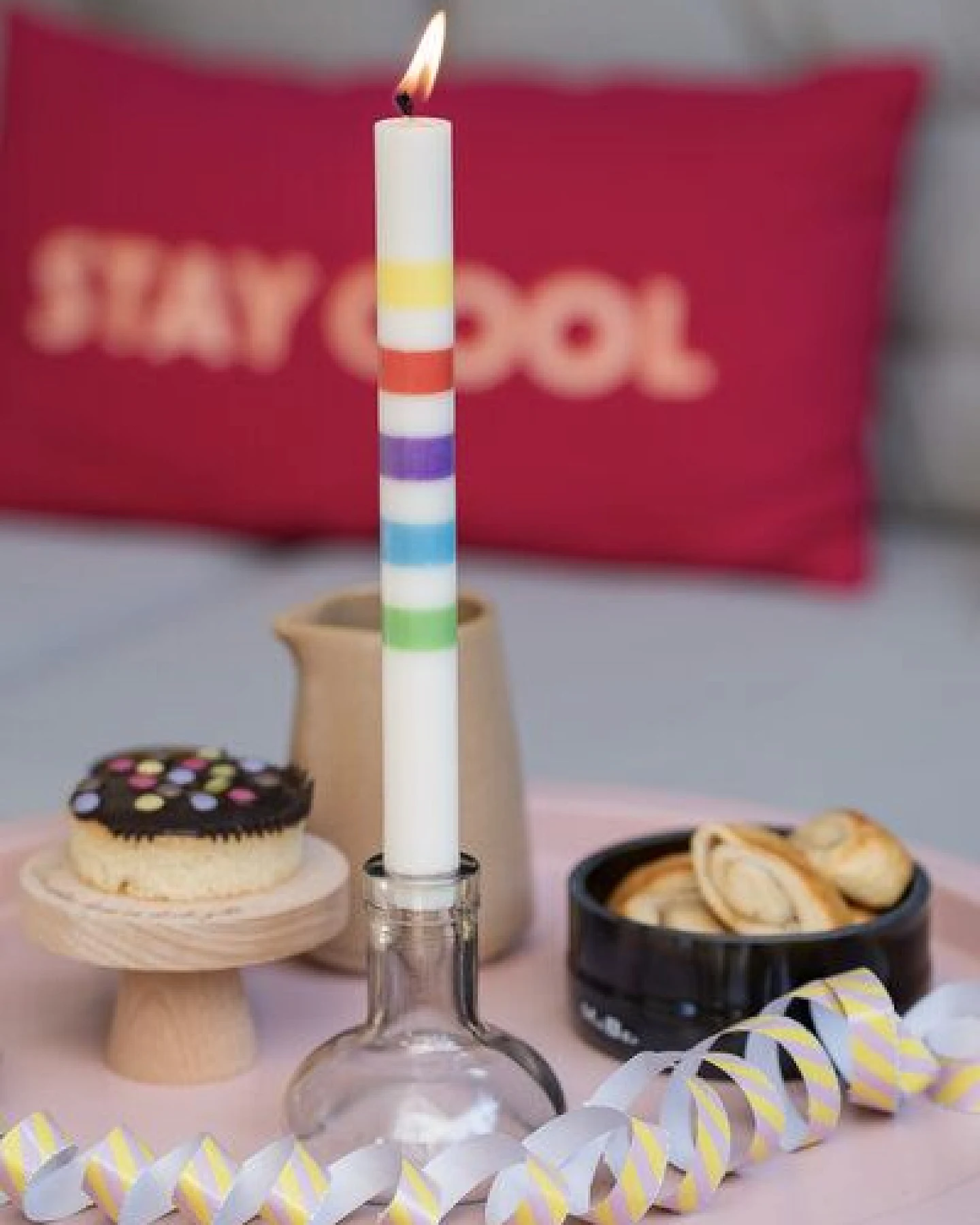 MaBe Kerzenständer Klassik - Witzig & nachhaltig - Upcycling aus der 0,5l Spirituosenflasche – Ansicht 3