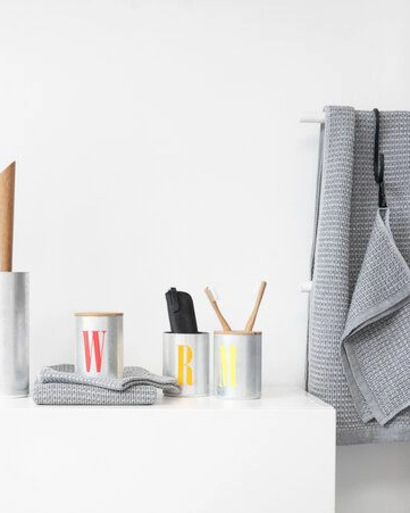 werkvoll by Lena Peter Upcycling WC-Bürste FIRE mit Eichegriff – Ansicht 3