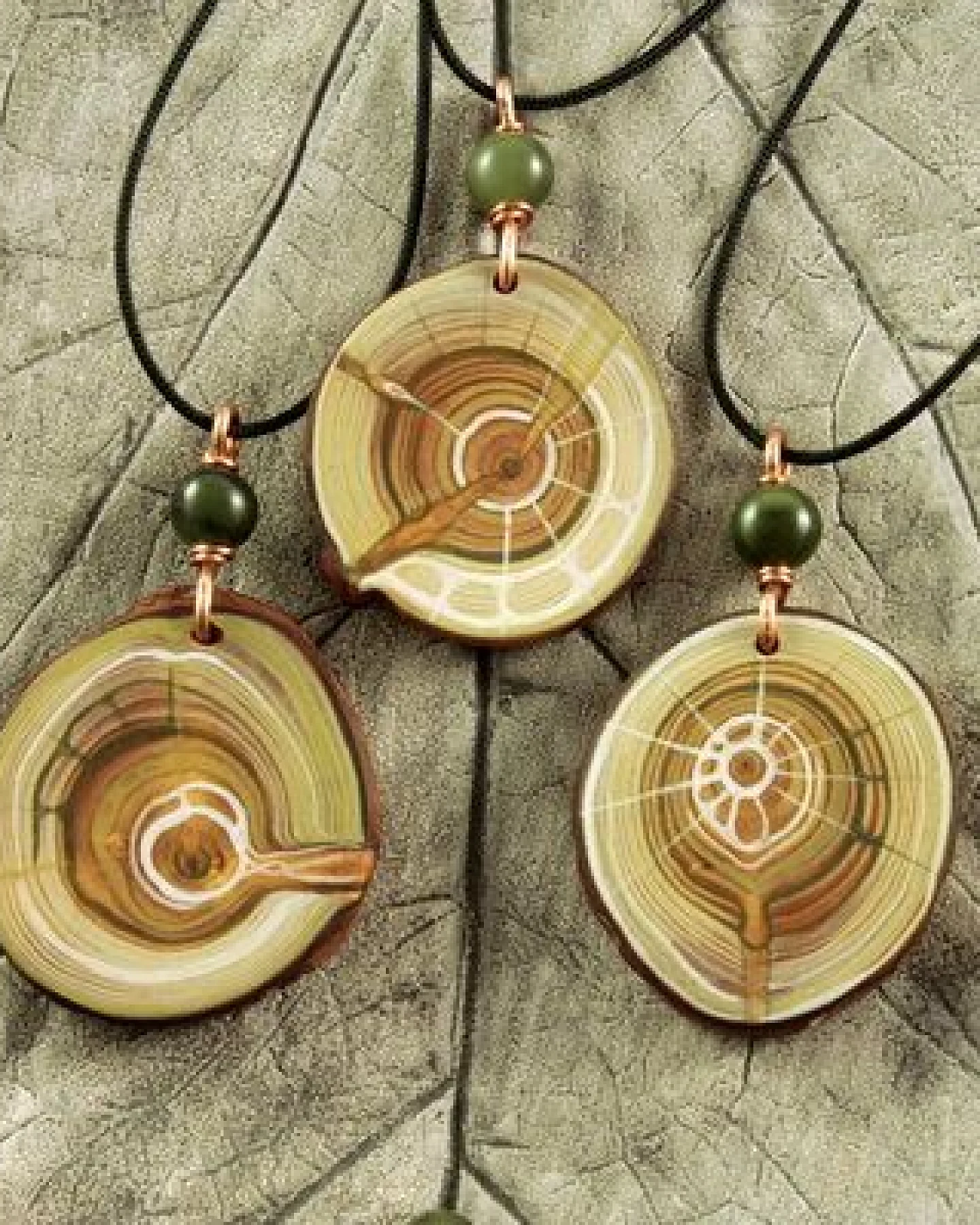 Naturlieb Schmuckset Element Wasser - Lärchenholz Amulett und Armband – Ansicht 2