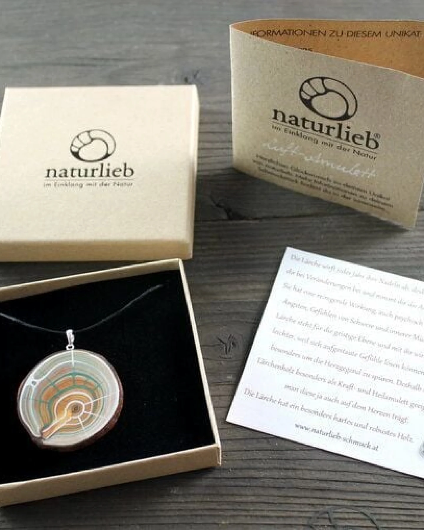 Naturlieb Element Luft Halsband - Amulett aus Lärchenholz – Ansicht 4