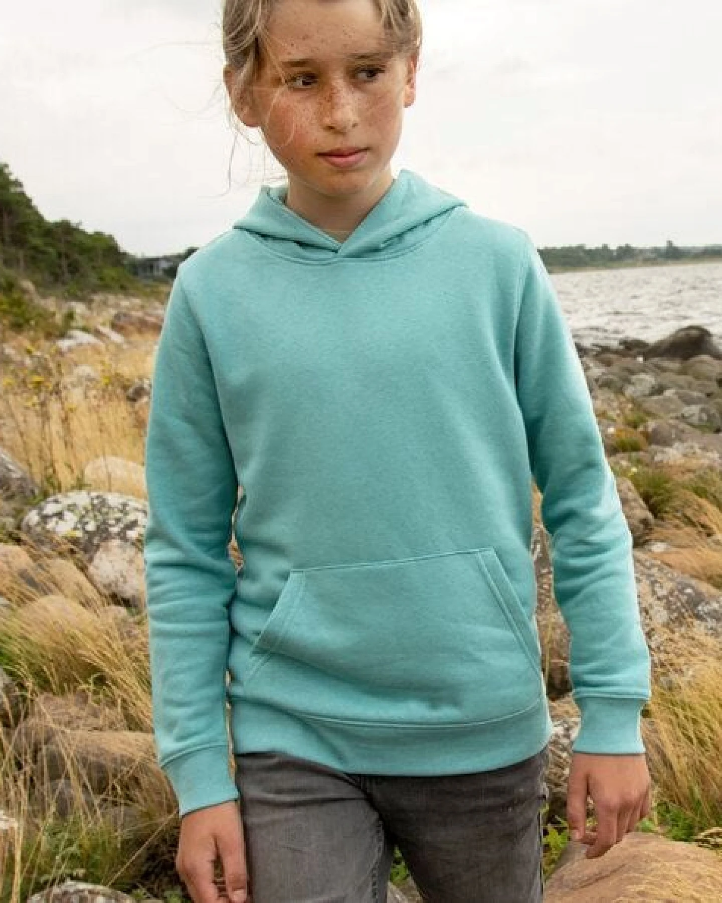 Cmig Kinder Hoodie Reisewiesel in teal monstera – Ansicht 3