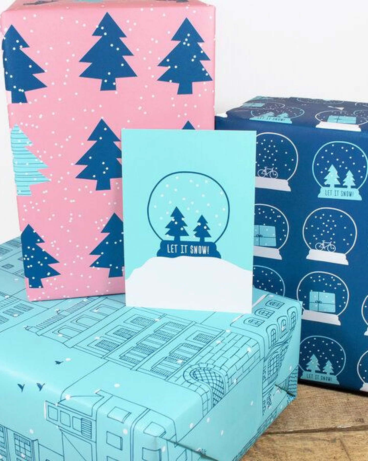 Bow & Hummingbird Postkarte Let it snow! – Ansicht 3
