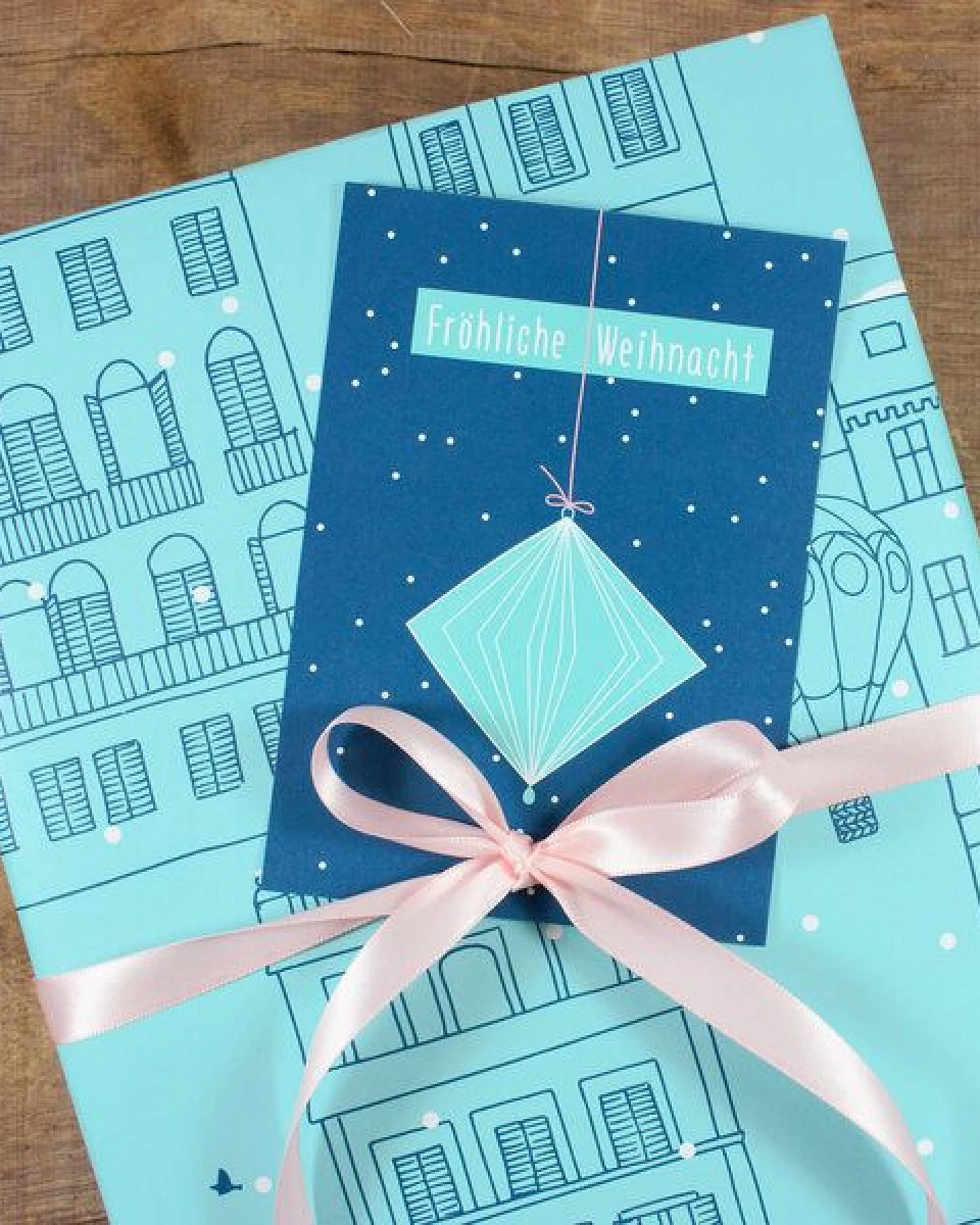 Bow & Hummingbird Postkarte Fröhliche Weihnacht – Ansicht 2