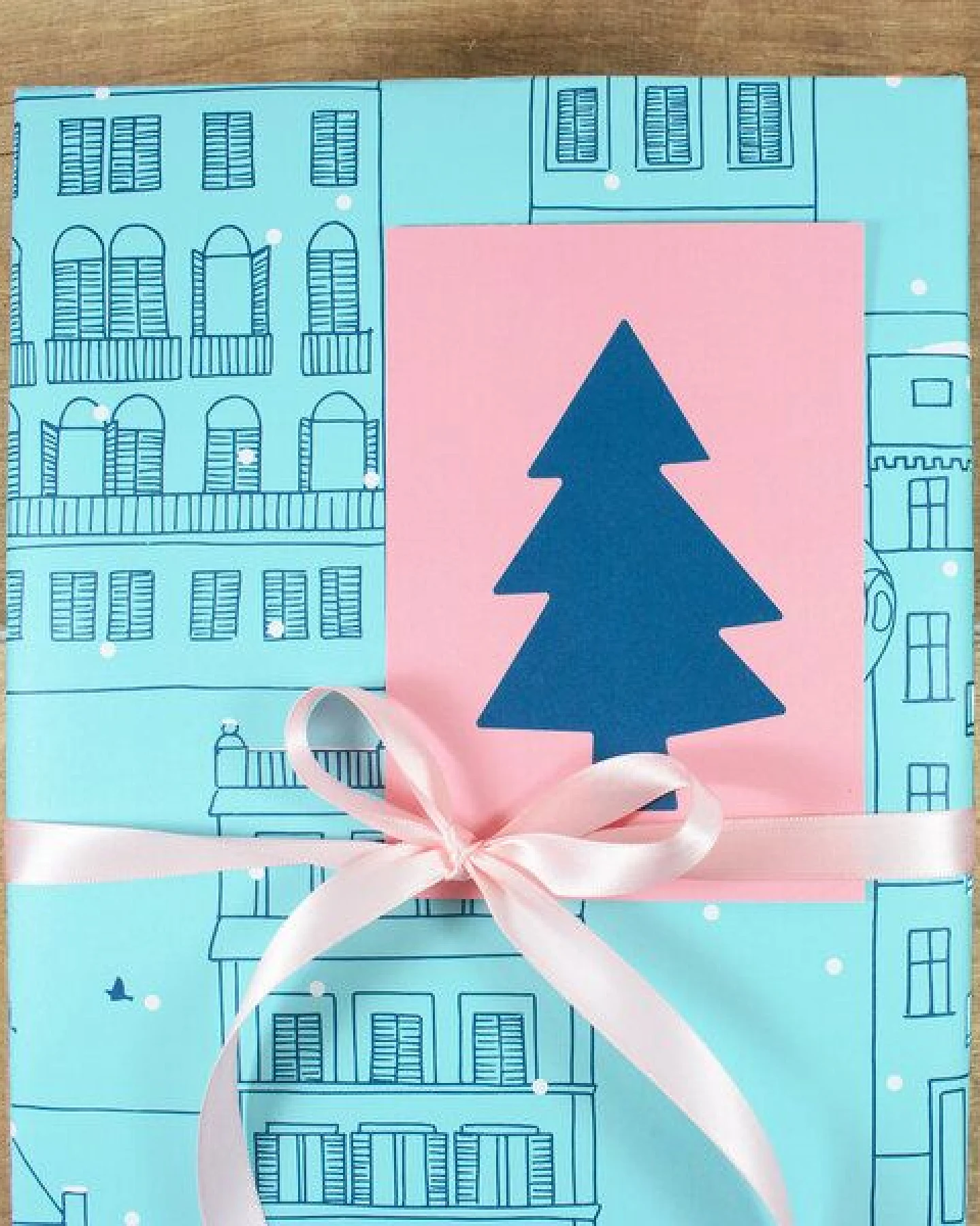 Bow & Hummingbird Postkarte Christmas Tree – Ansicht 2