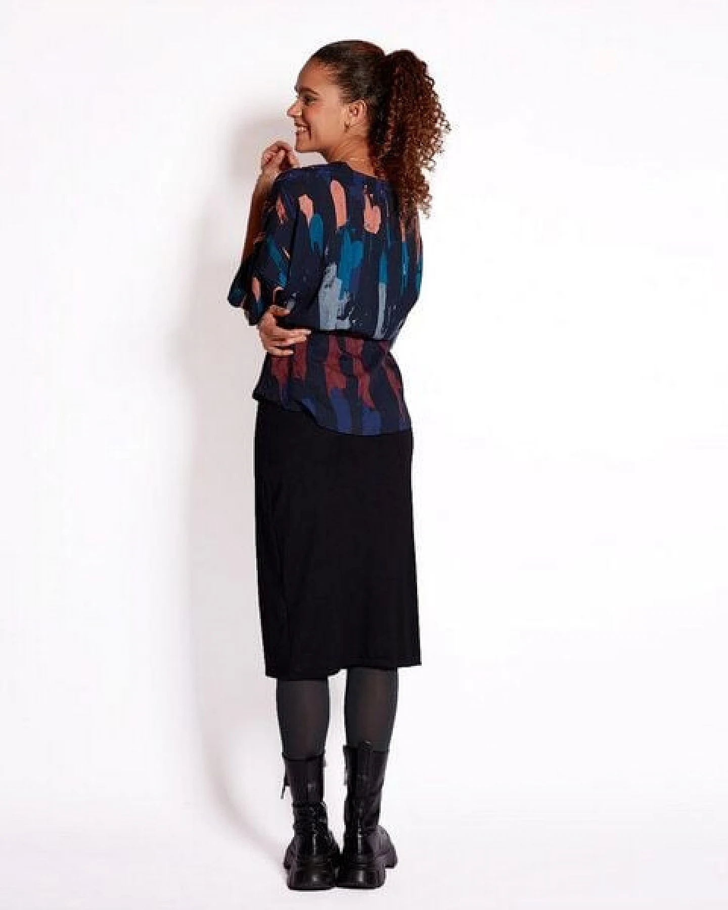 WiDDA berlin Midirock BASIC aus TENCEL® Modal in Schwarz – Ansicht 2