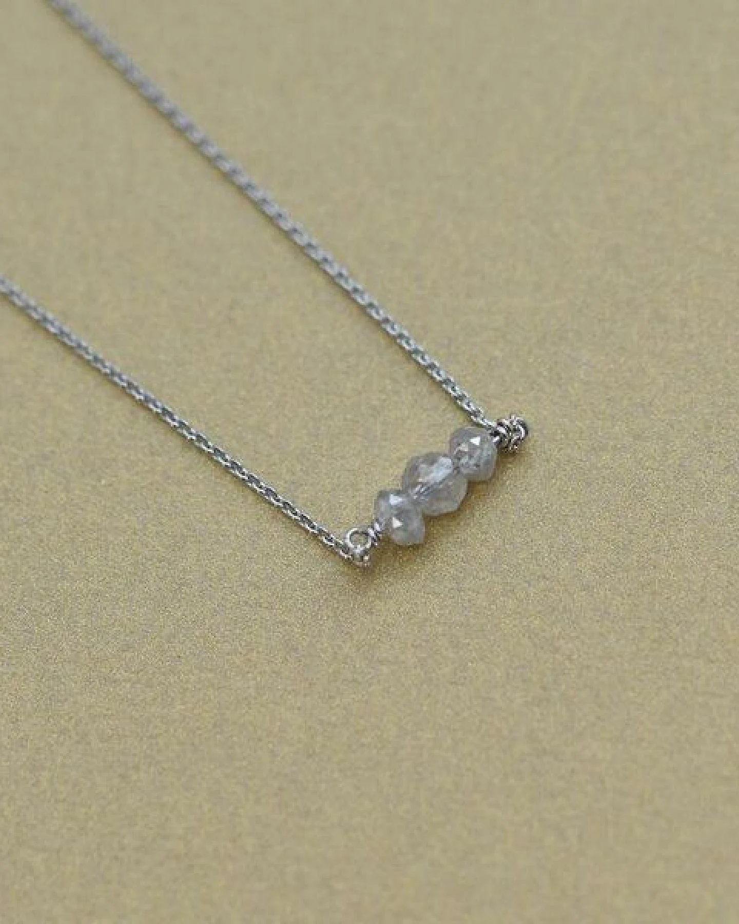 Eppi Goldener Choker mit Diamanten-Perlen Xanadie – Ansicht 4