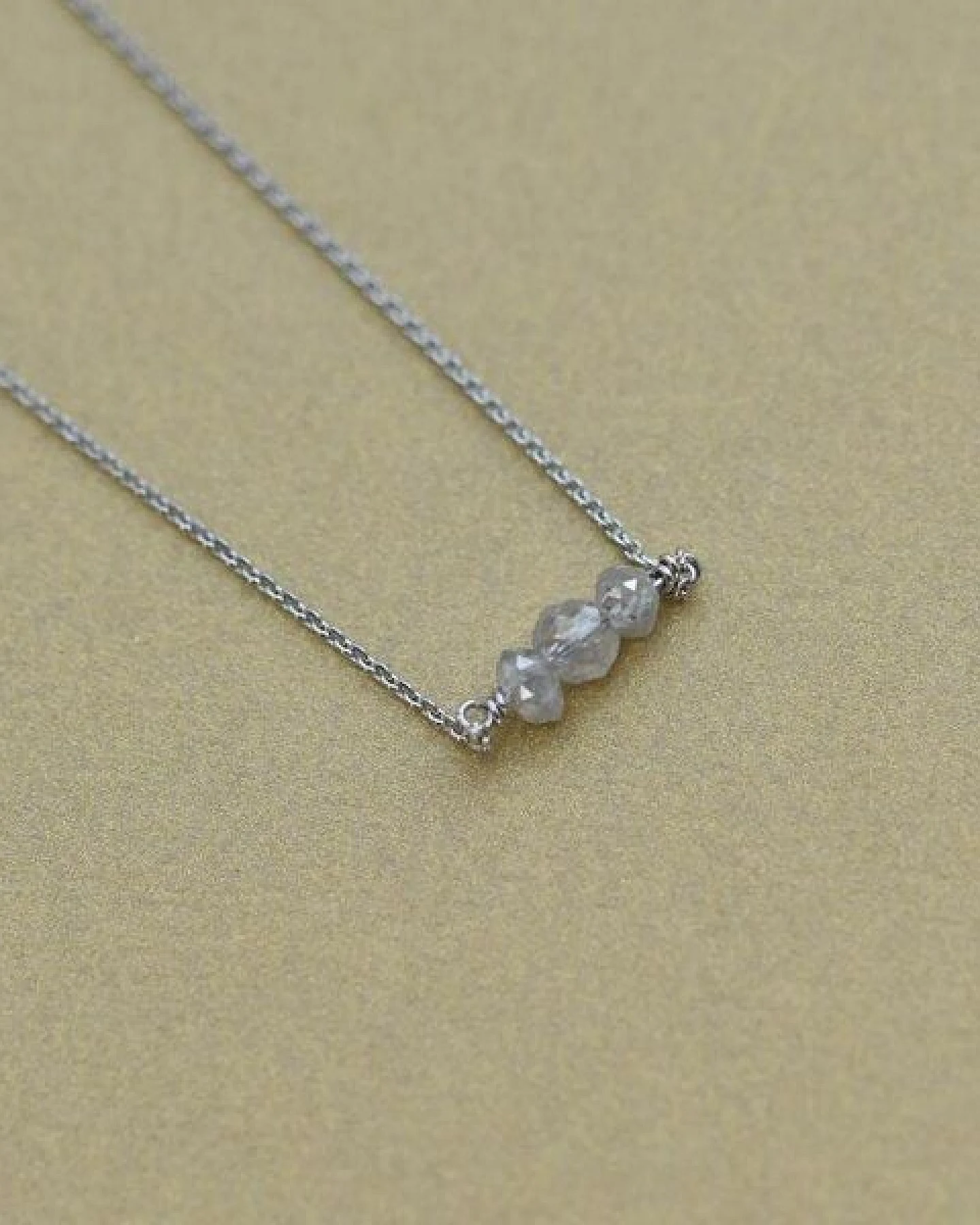 Eppi Goldener Choker mit Diamanten-Perlen Xanadie – Ansicht 4