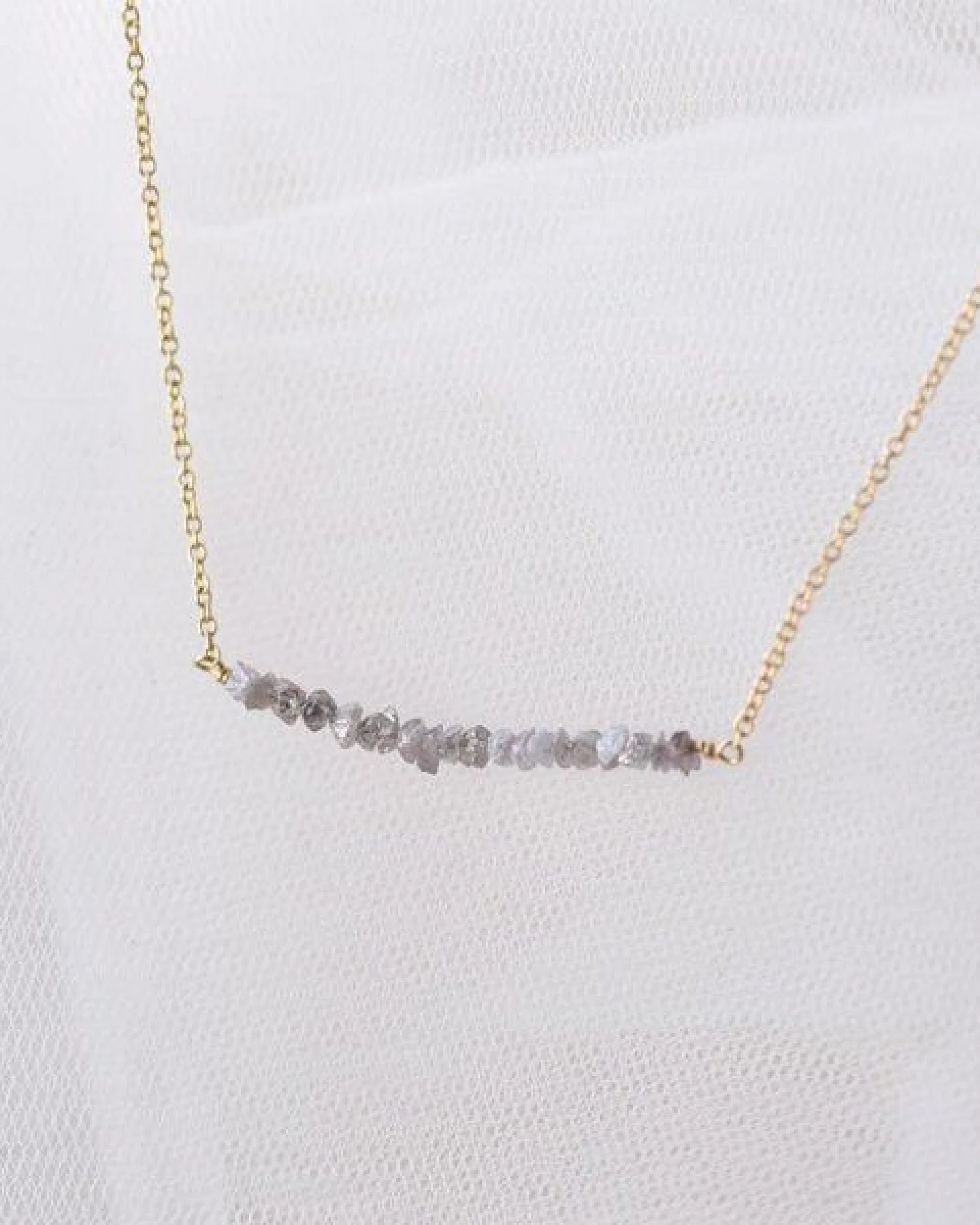 Eppi Goldener Choker mit rosa ungeschliffenen Diamanten Wandalee – Ansicht 4