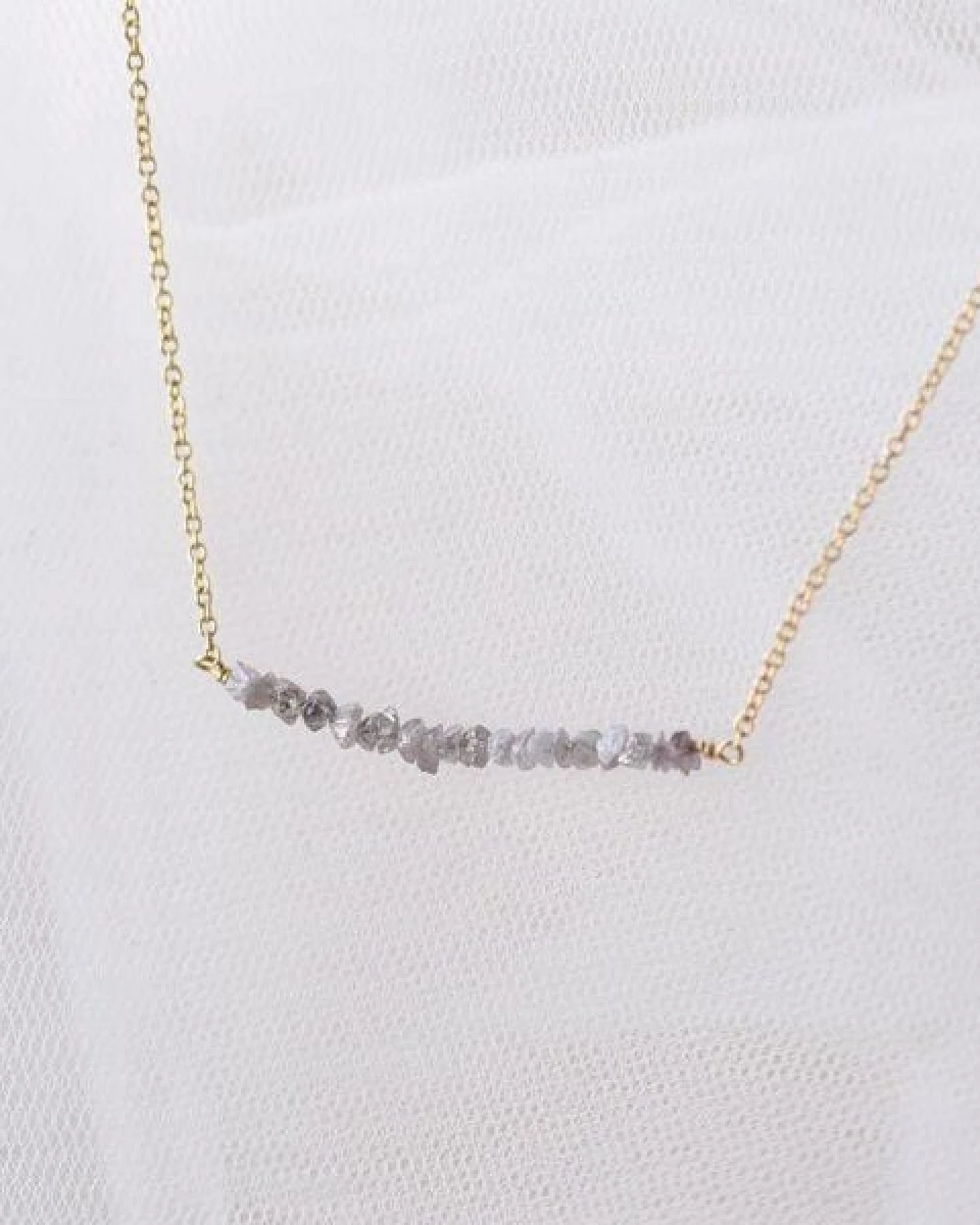 Eppi Goldener Choker mit rosa ungeschliffenen Diamanten Wandalee – Ansicht 4